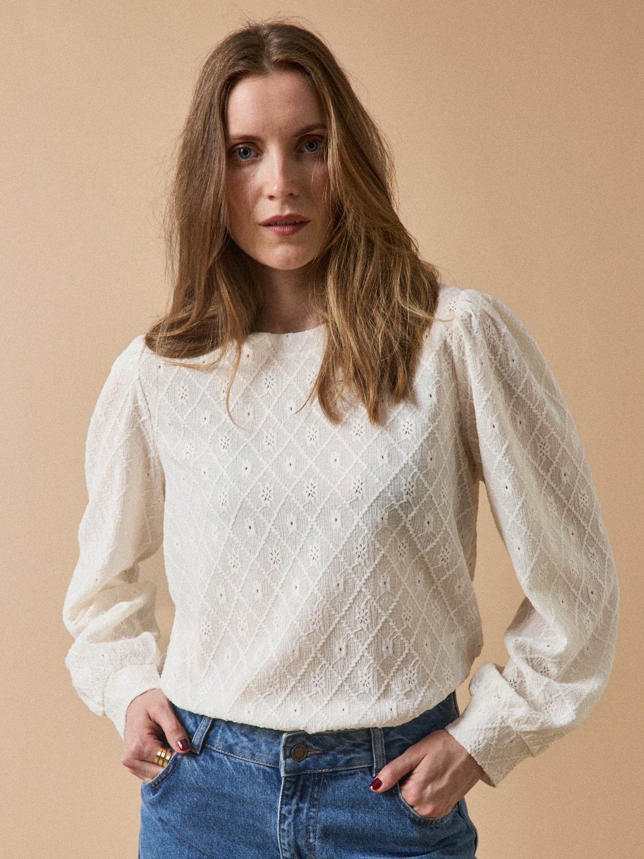 Damesshirt in jacquard met pofmouwen