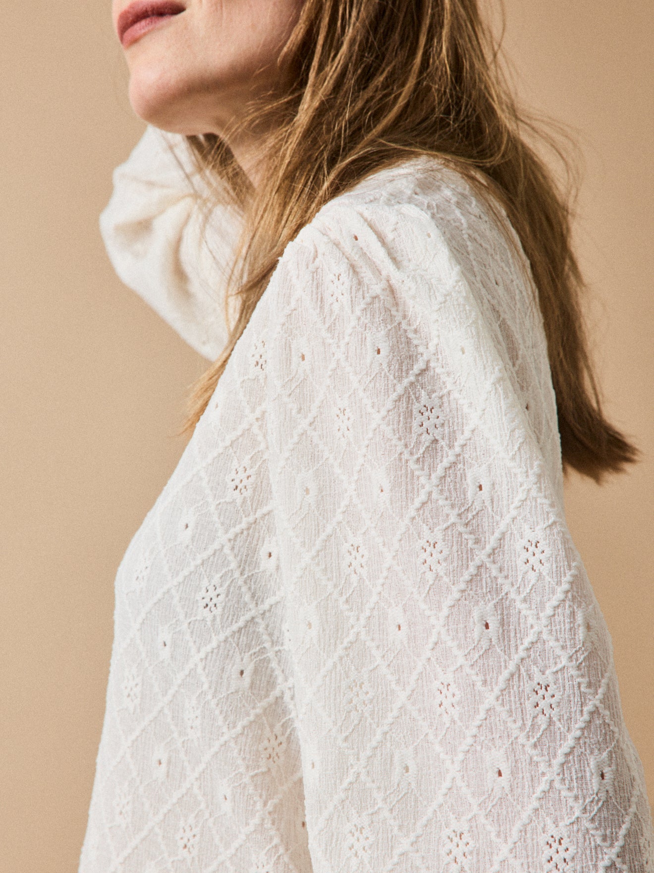 Damesshirt in jacquard met pofmouwen