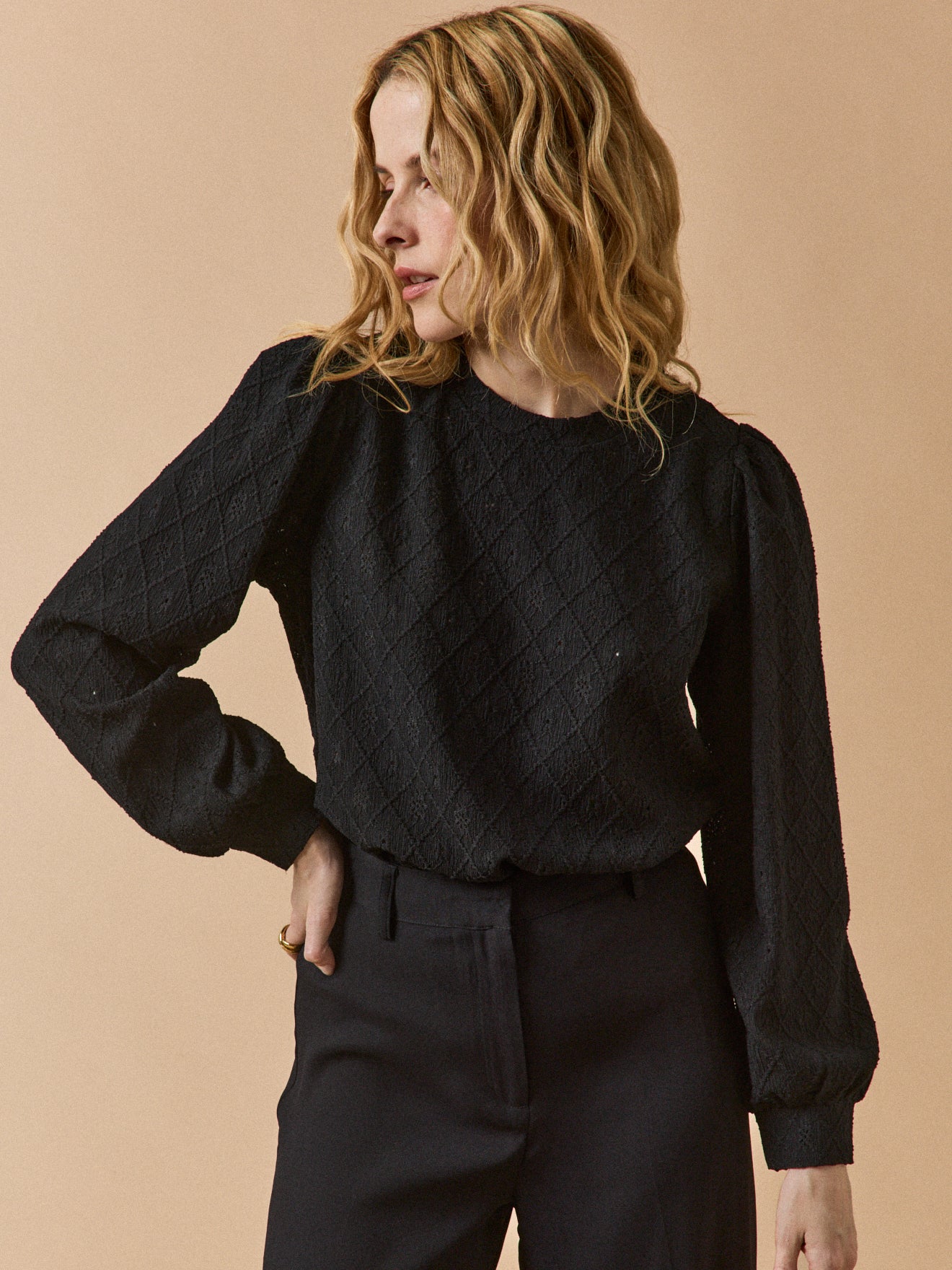 Damesshirt in jacquard met pofmouwen