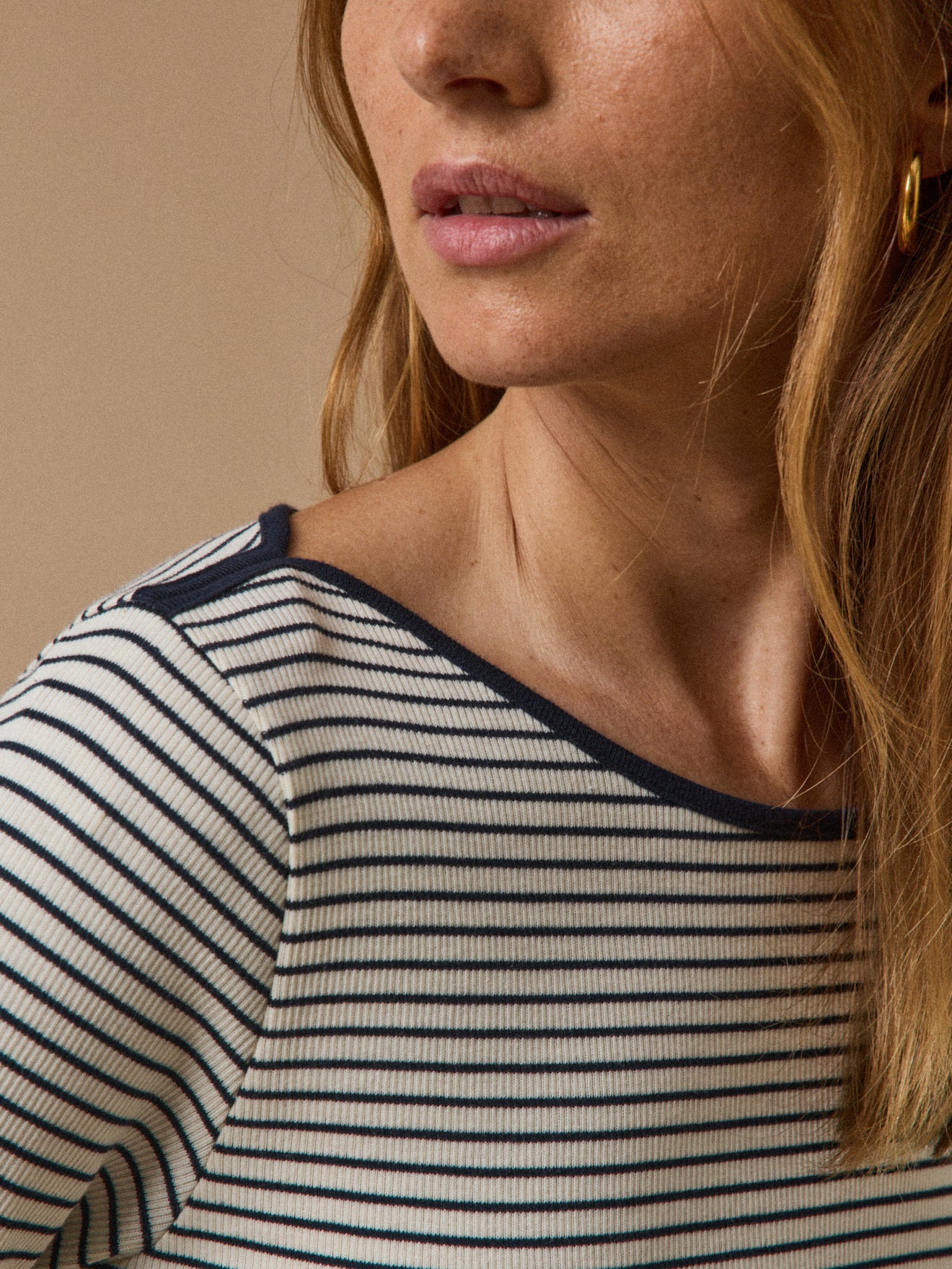 Gestreept damesshirt met boothals - biokatoen