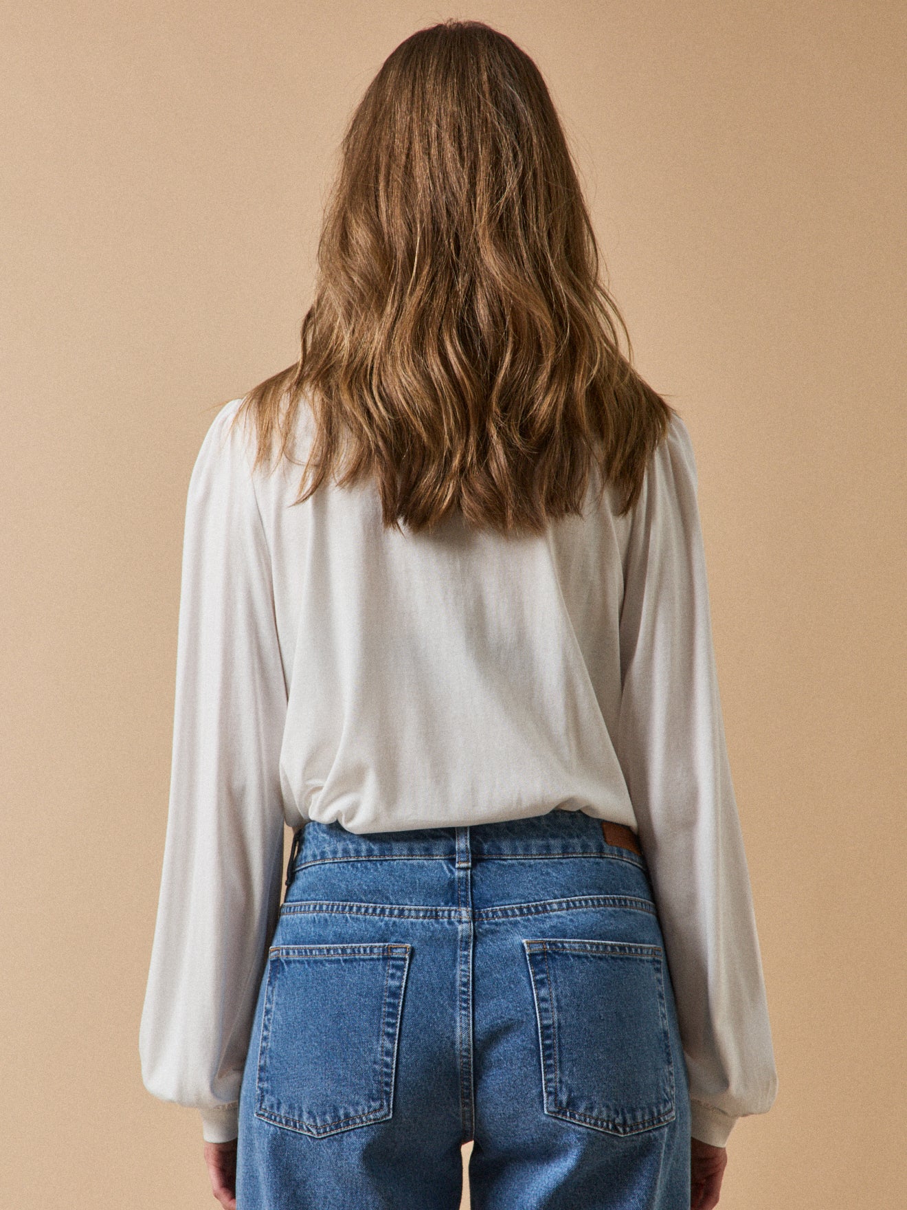 Damesshirt met borduursel en knopen - modal en biokatoen