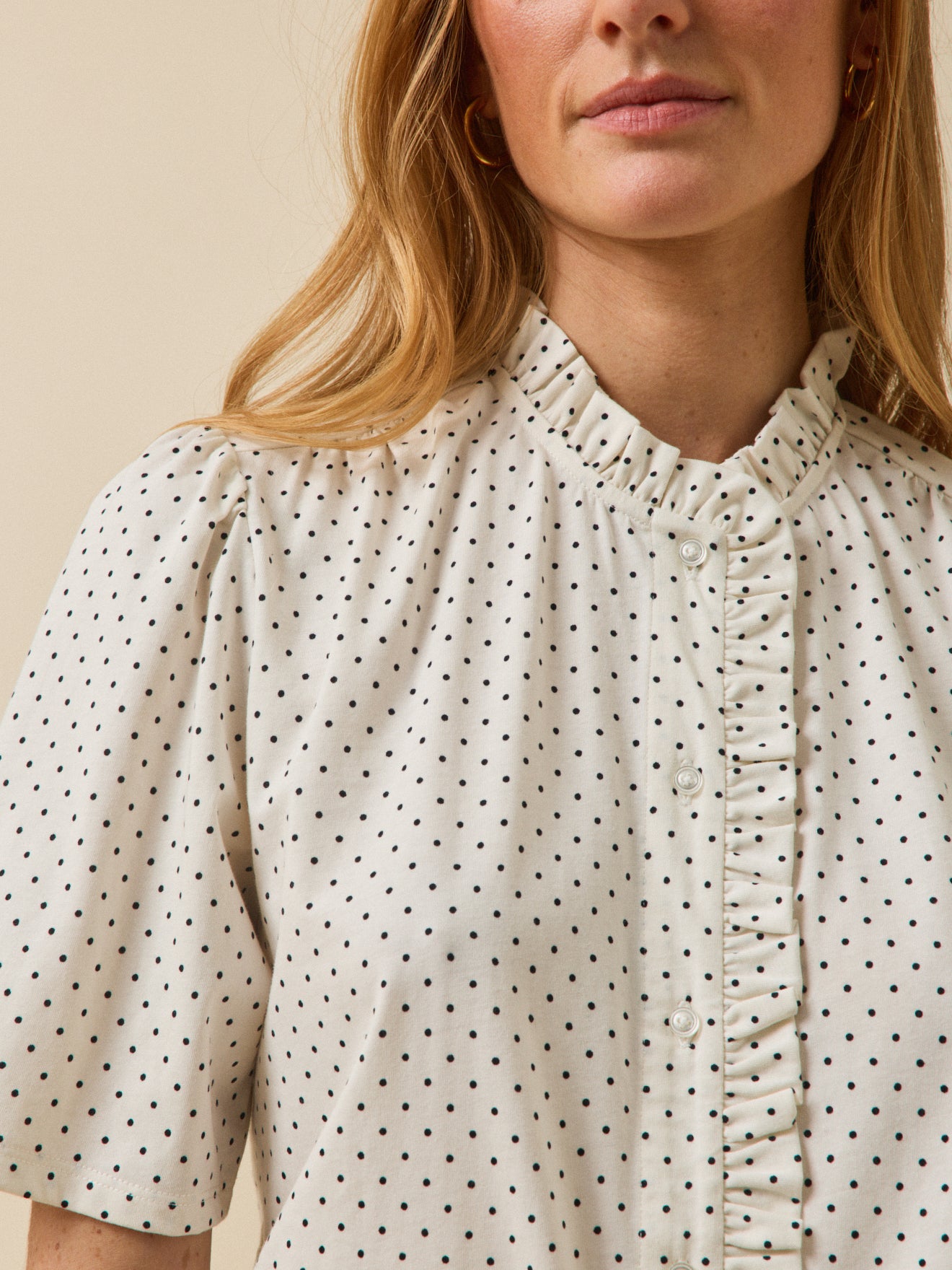 Damesshirt met stippenprint - biokatoen