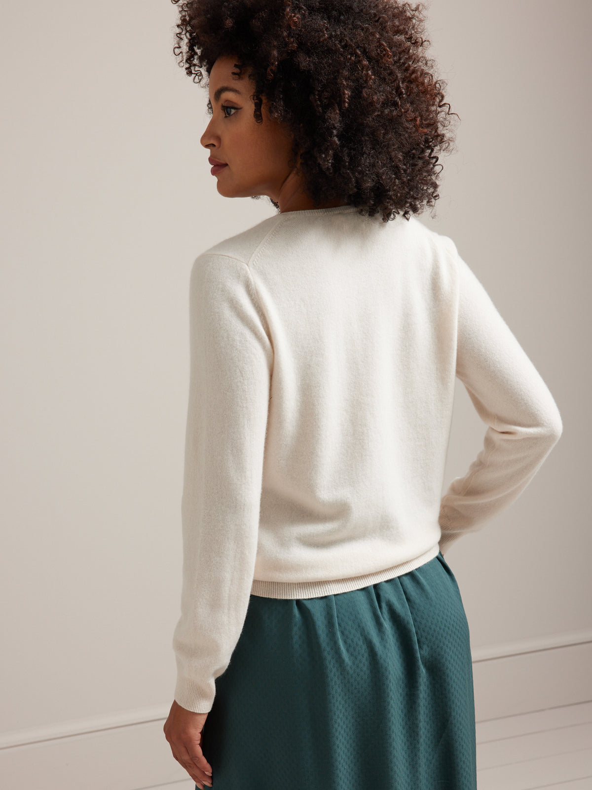 Damestrui met V-hals - Kasjmier collectie