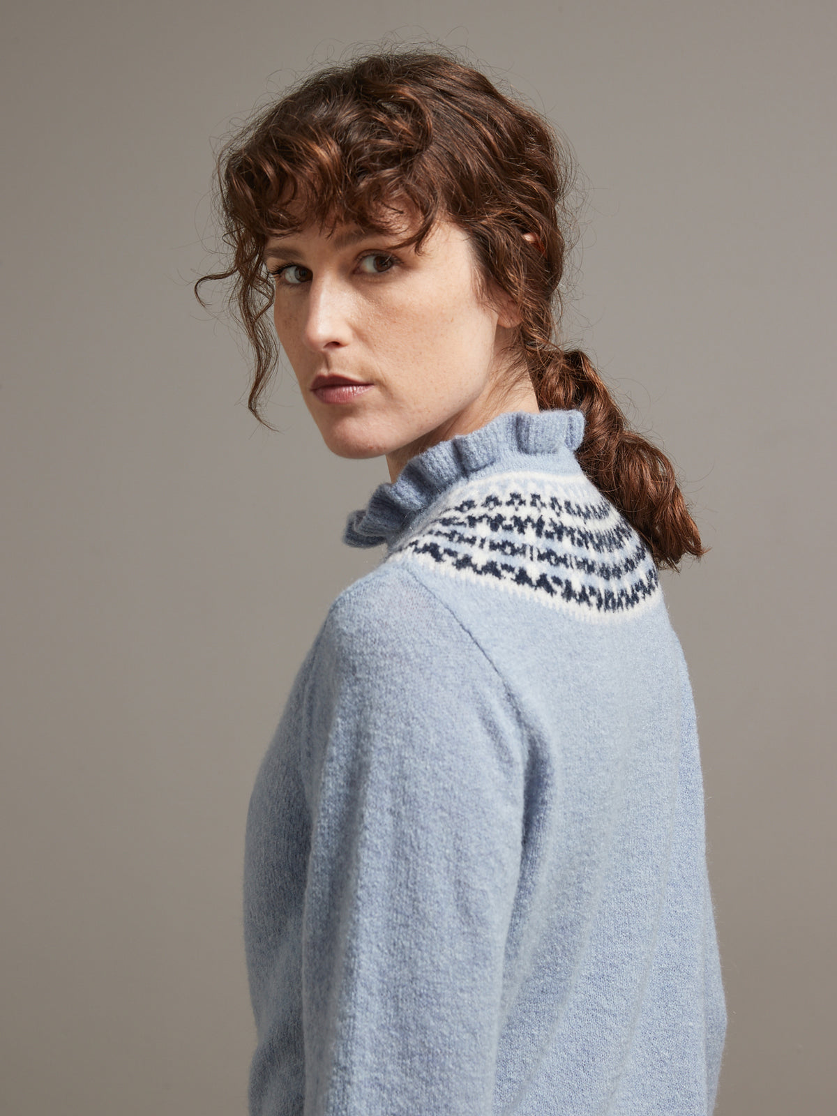Damestrui met ruchekraag en jacquard