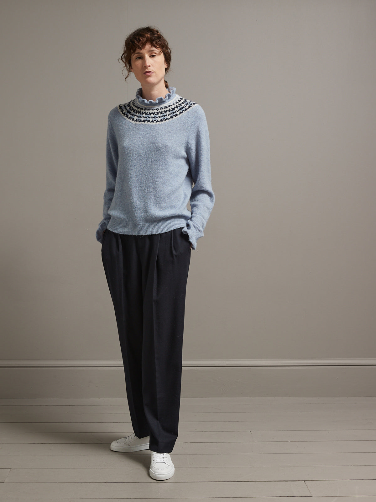 Damestrui met ruchekraag en jacquard
