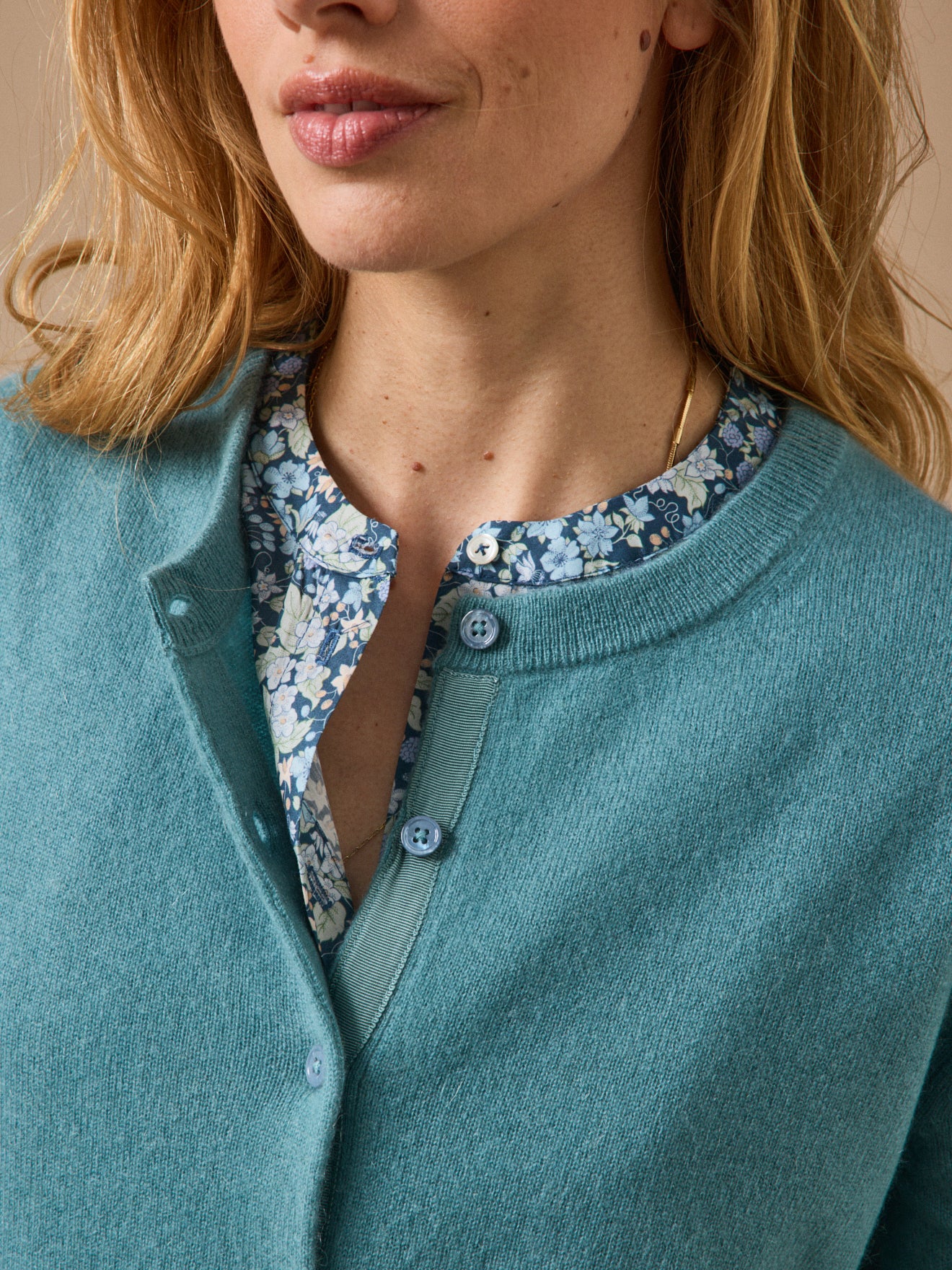 Damescardigan met knoopsluiting - Kasjmier collectie
