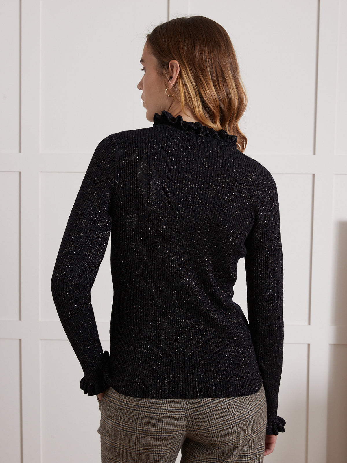 Glanzende damestrui in ribtricot met strookjes