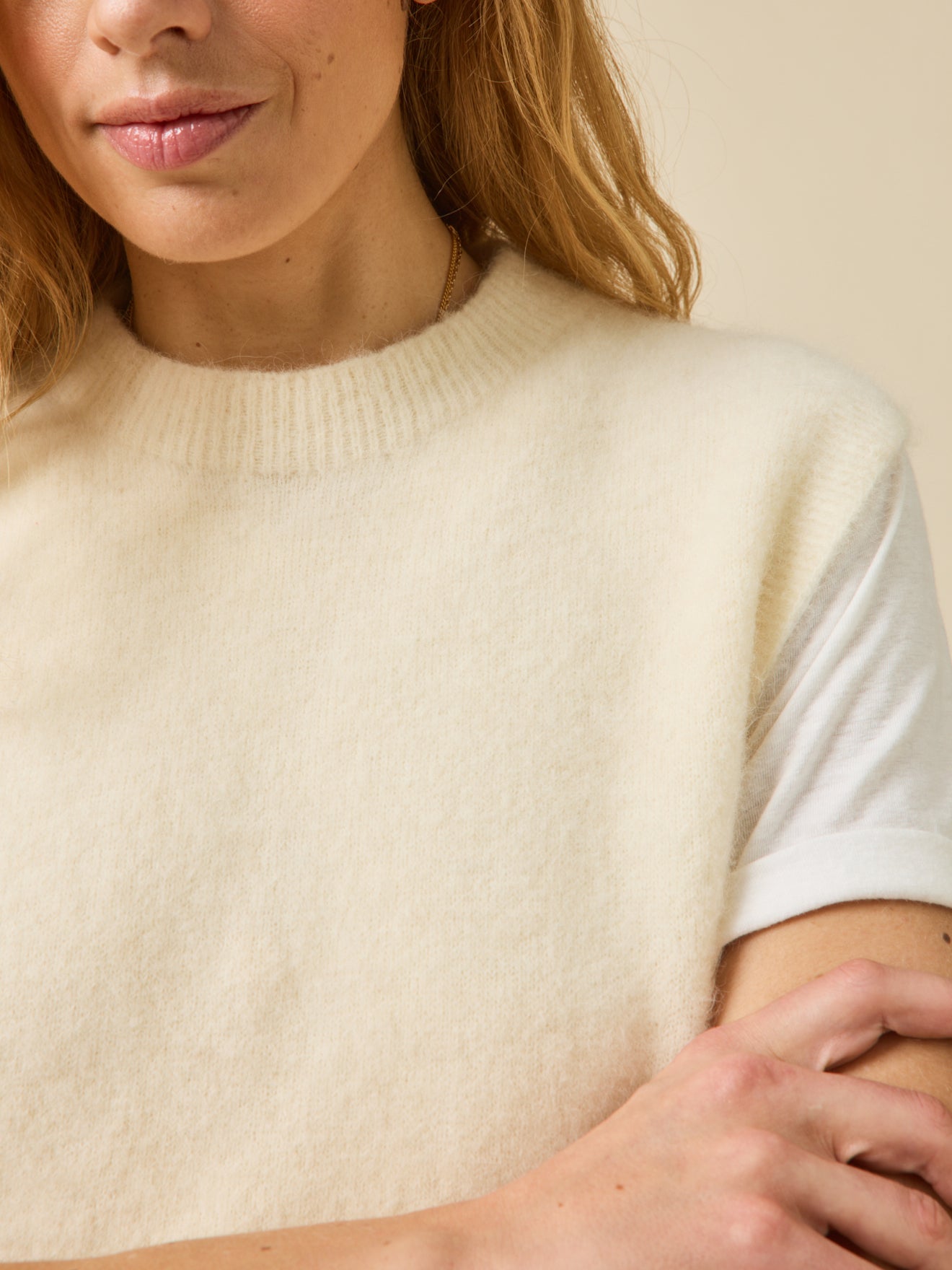 Mouwloze damestrui in een mix met alpaca