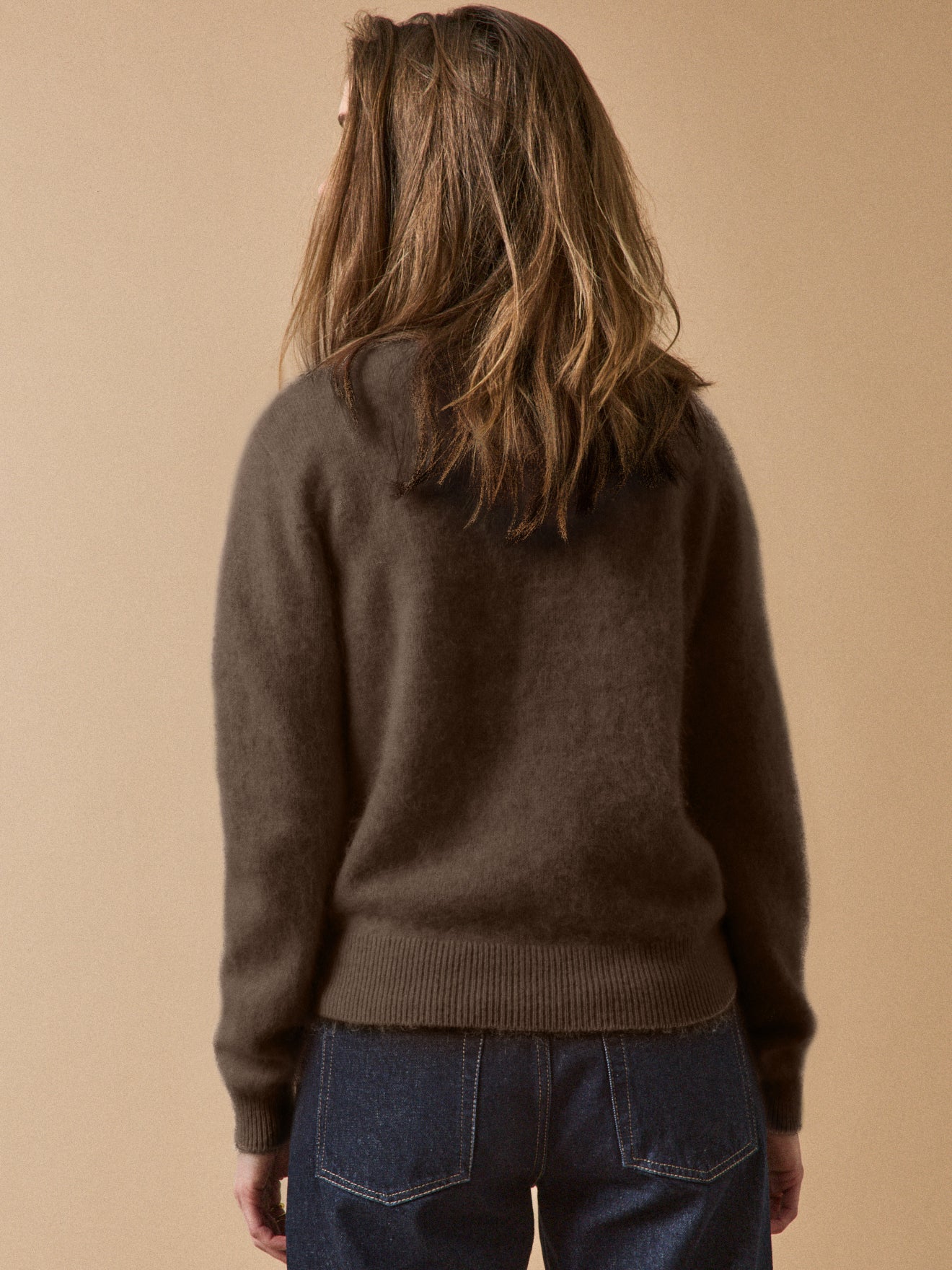 Damestrui met ronde hals in geborstelde wol