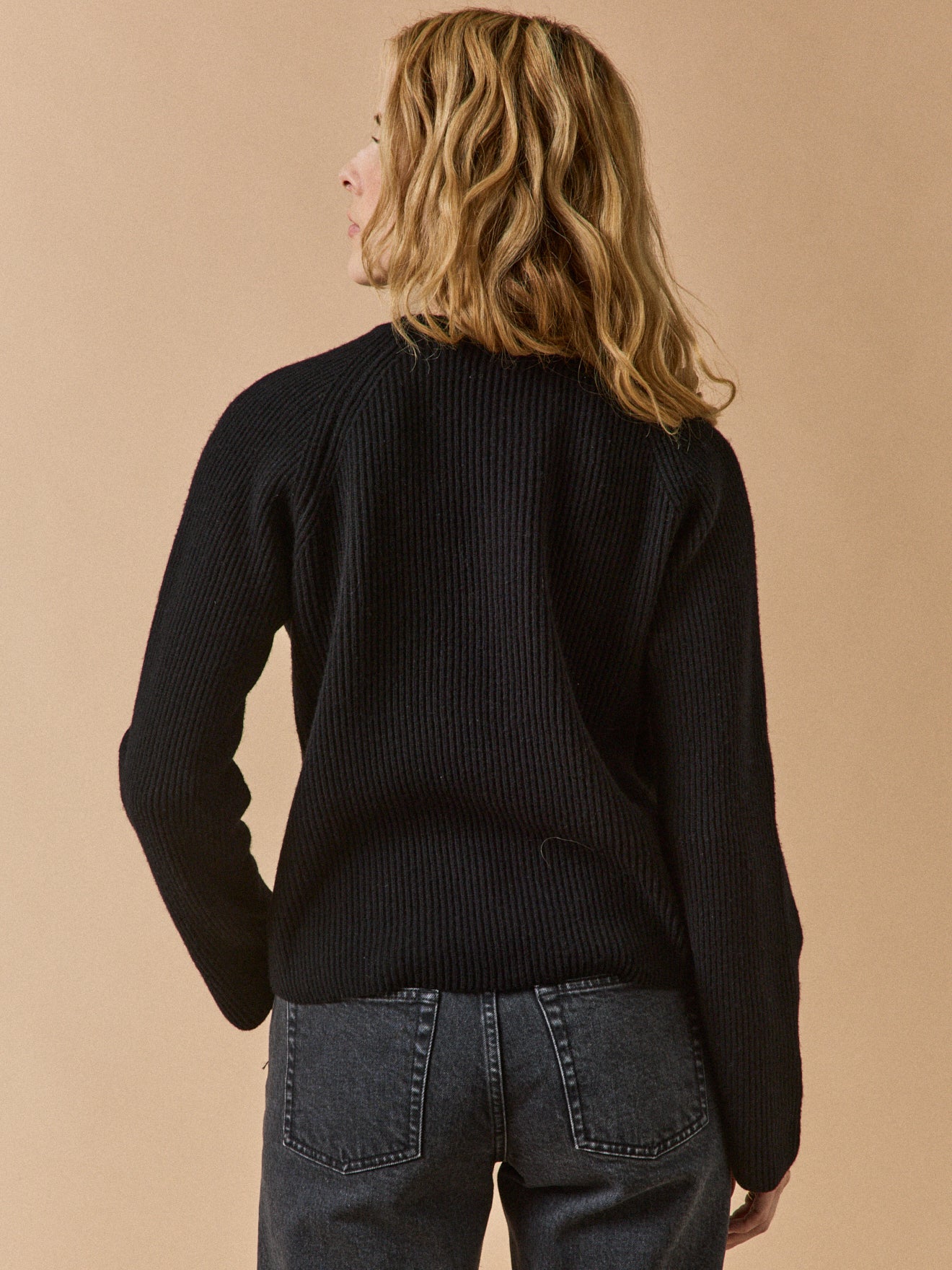 Damestrui in ribtricot van voornamelijk wol