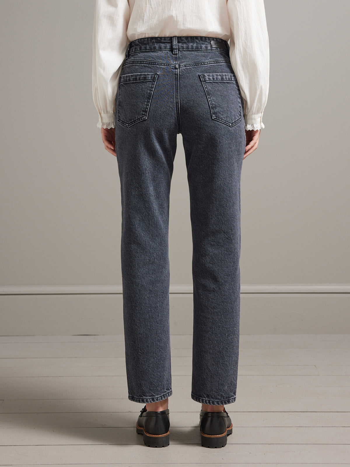 Damesjeans Andréa, mom fit - biokatoen, ecologische wassing