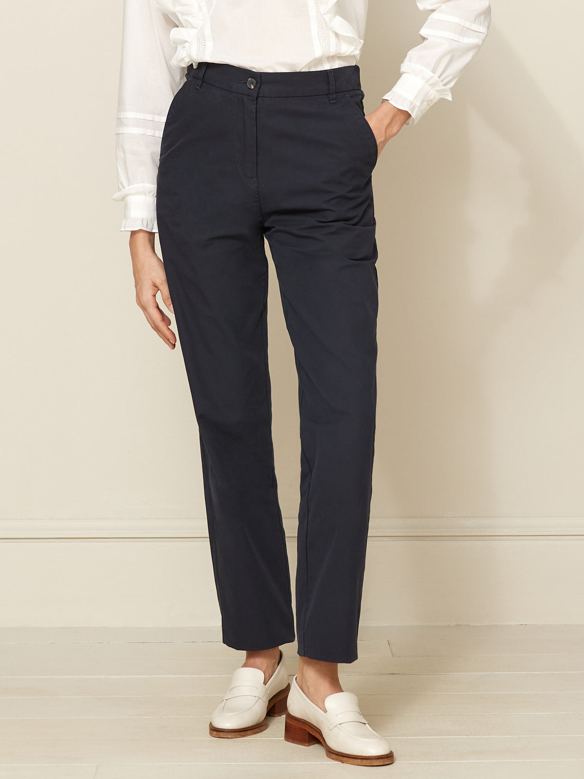 Damesbroek met achteraan elastische taille Adèle, chino fit