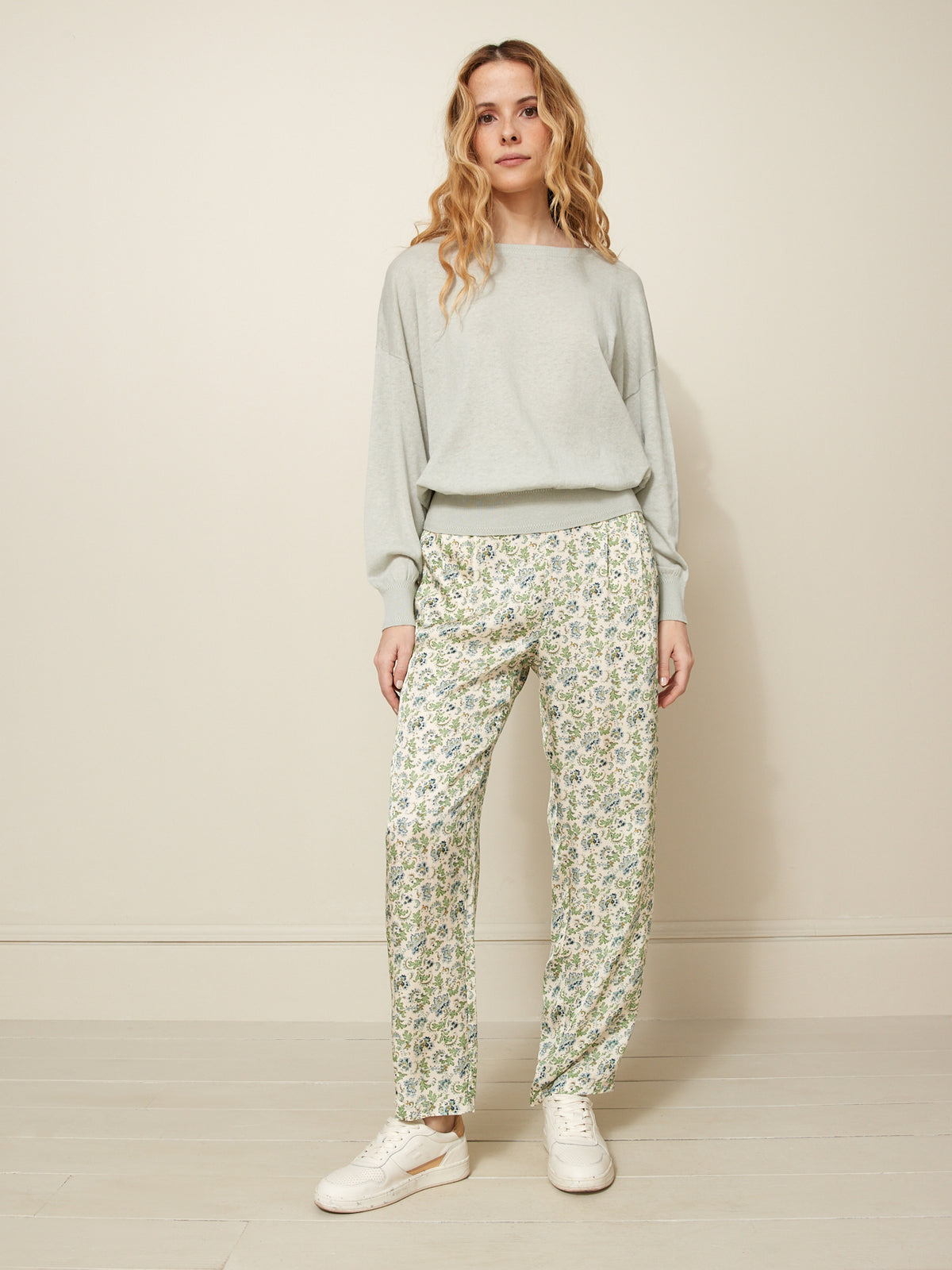 Soepele damesbroek met Tess-print Lina