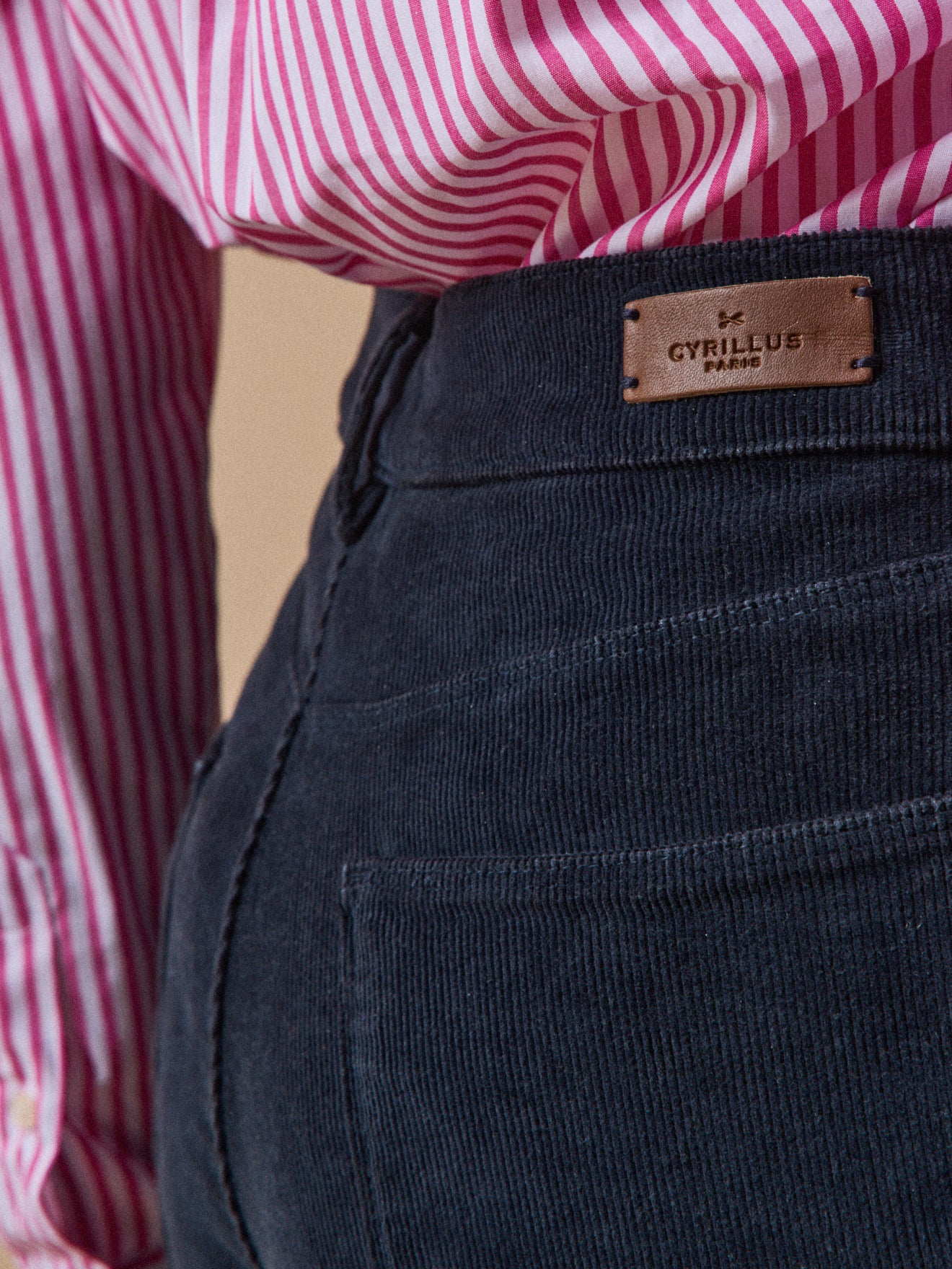 Slim fit damesbroek in fijngeribd velours Chloé