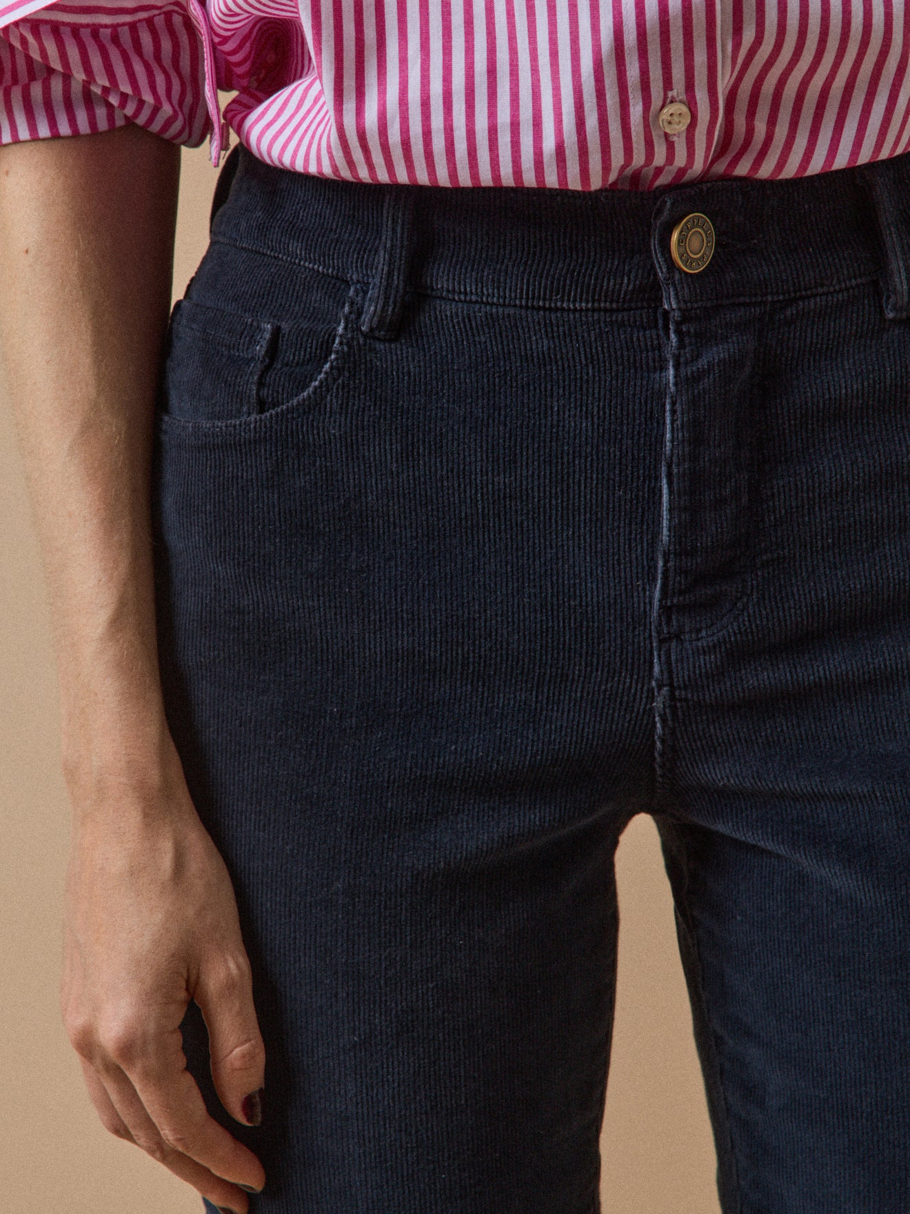 Slim fit damesbroek in fijngeribd velours Chloé