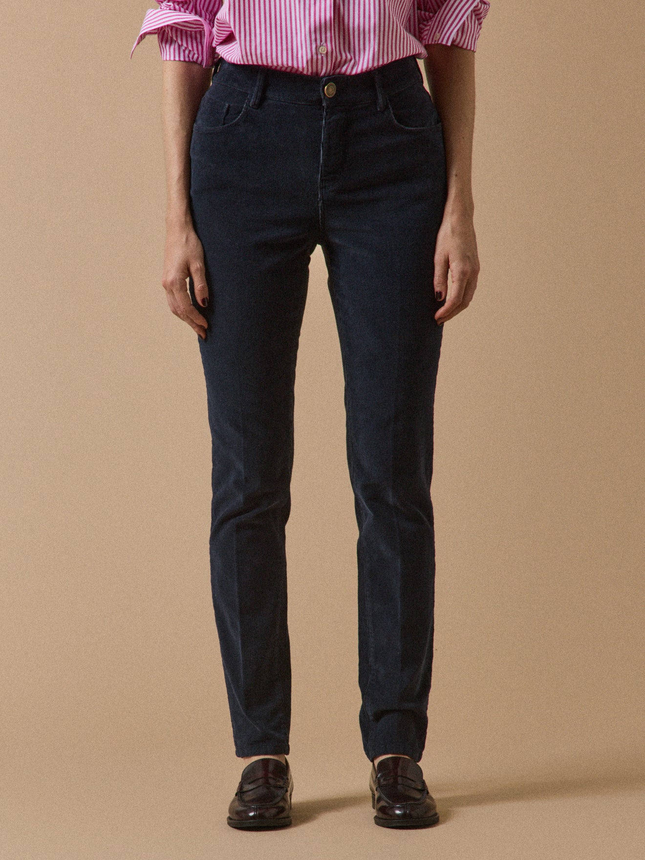 Slim fit damesbroek in fijngeribd velours Chloé