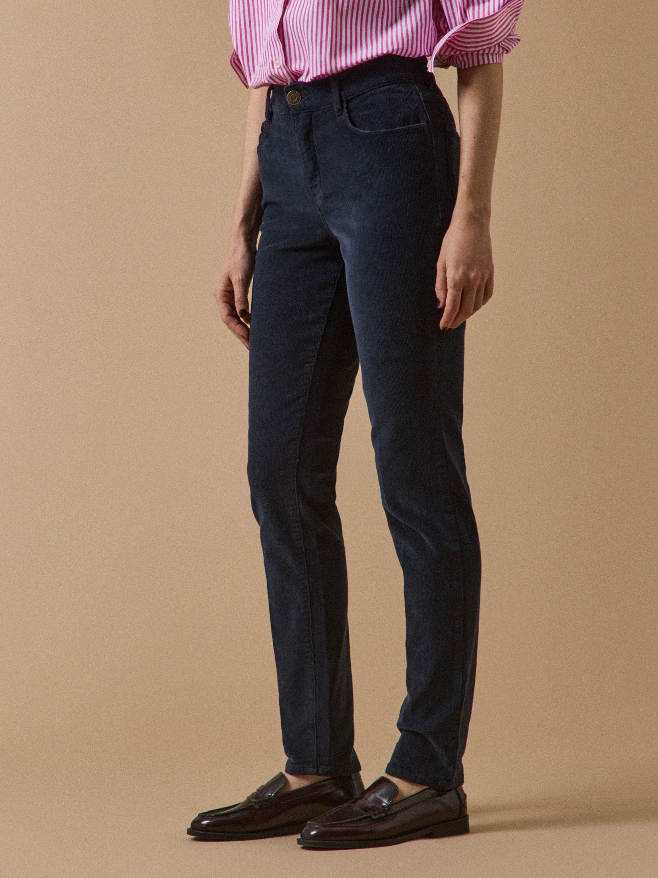 Slim fit damesbroek in fijngeribd velours Chloé