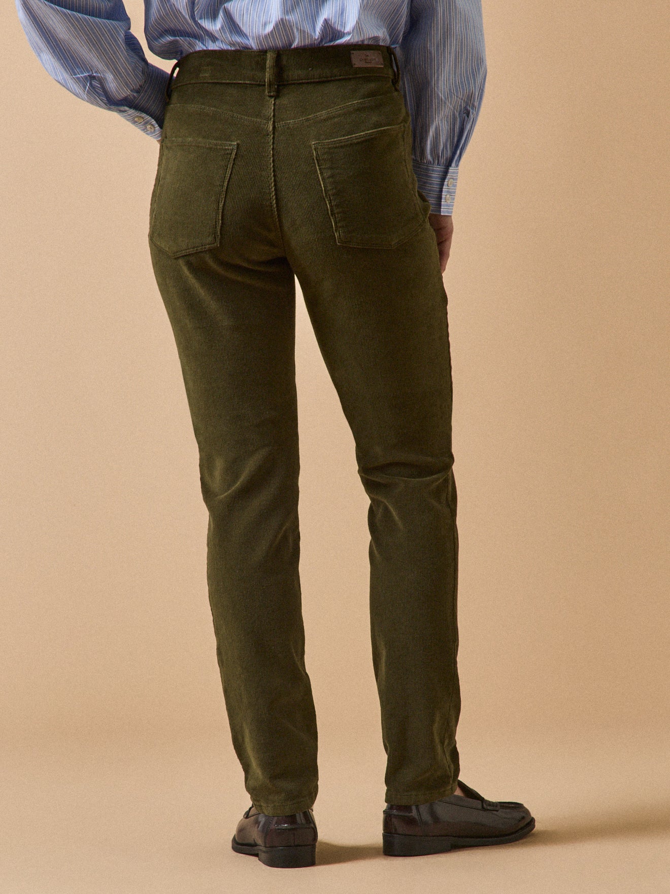 Slim fit damesbroek in fijngeribd velours Chloé