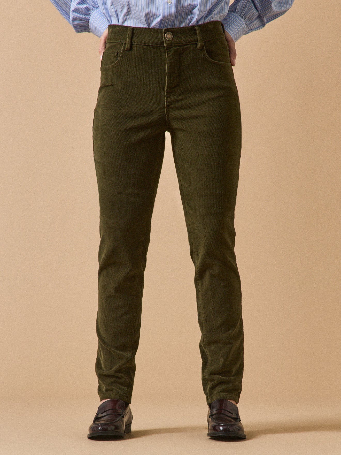 Slim fit damesbroek in fijngeribd velours Chloé