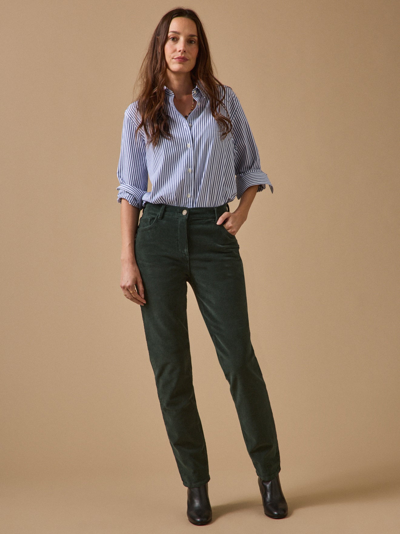 Slim fit damesbroek in fijngeribd velours Chloé