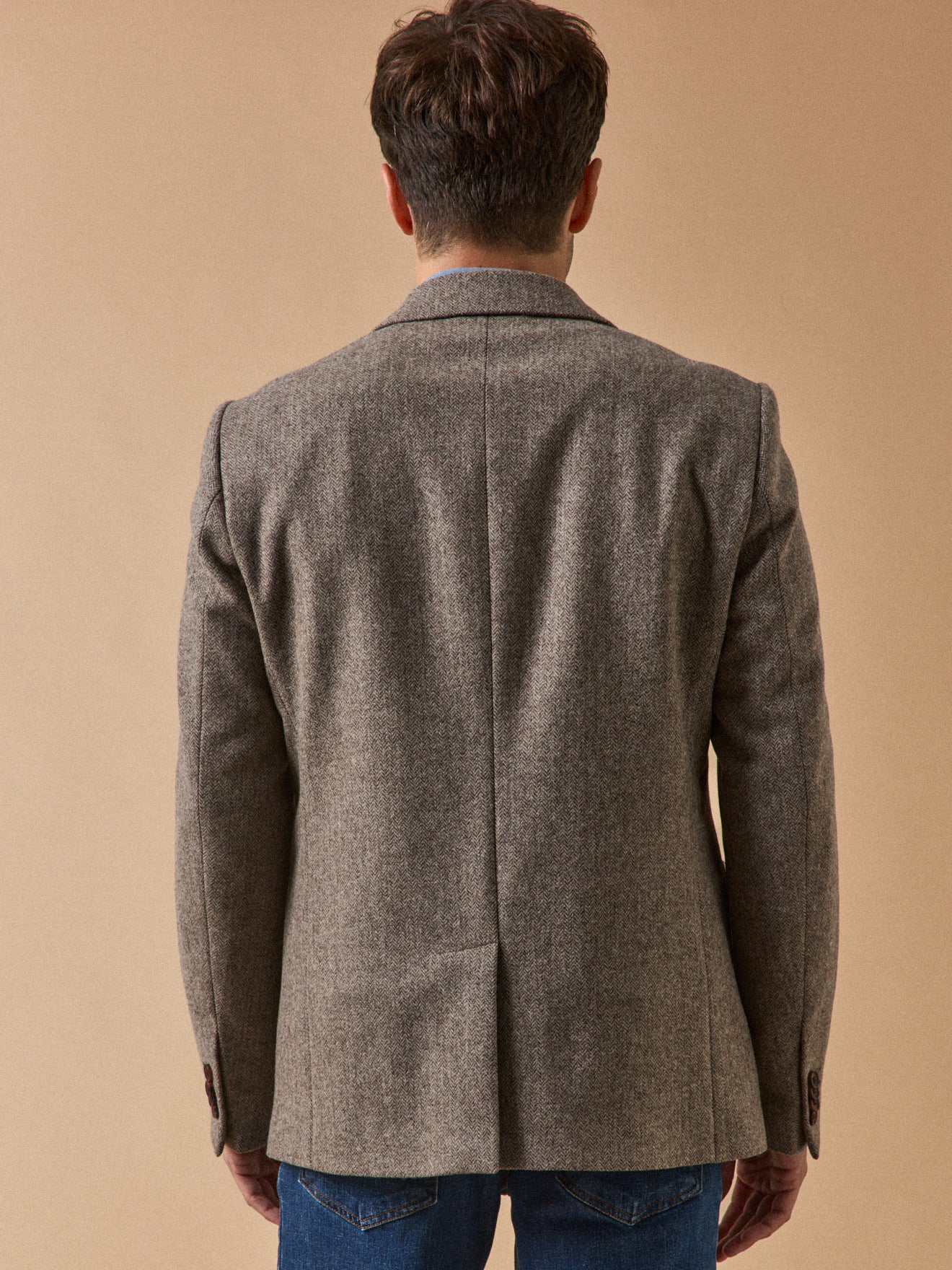 Manteau En Laine Marron Avec Costume Croisé En Tweed Manteau En Laine Marron Avec Costume Croisé En Tweed