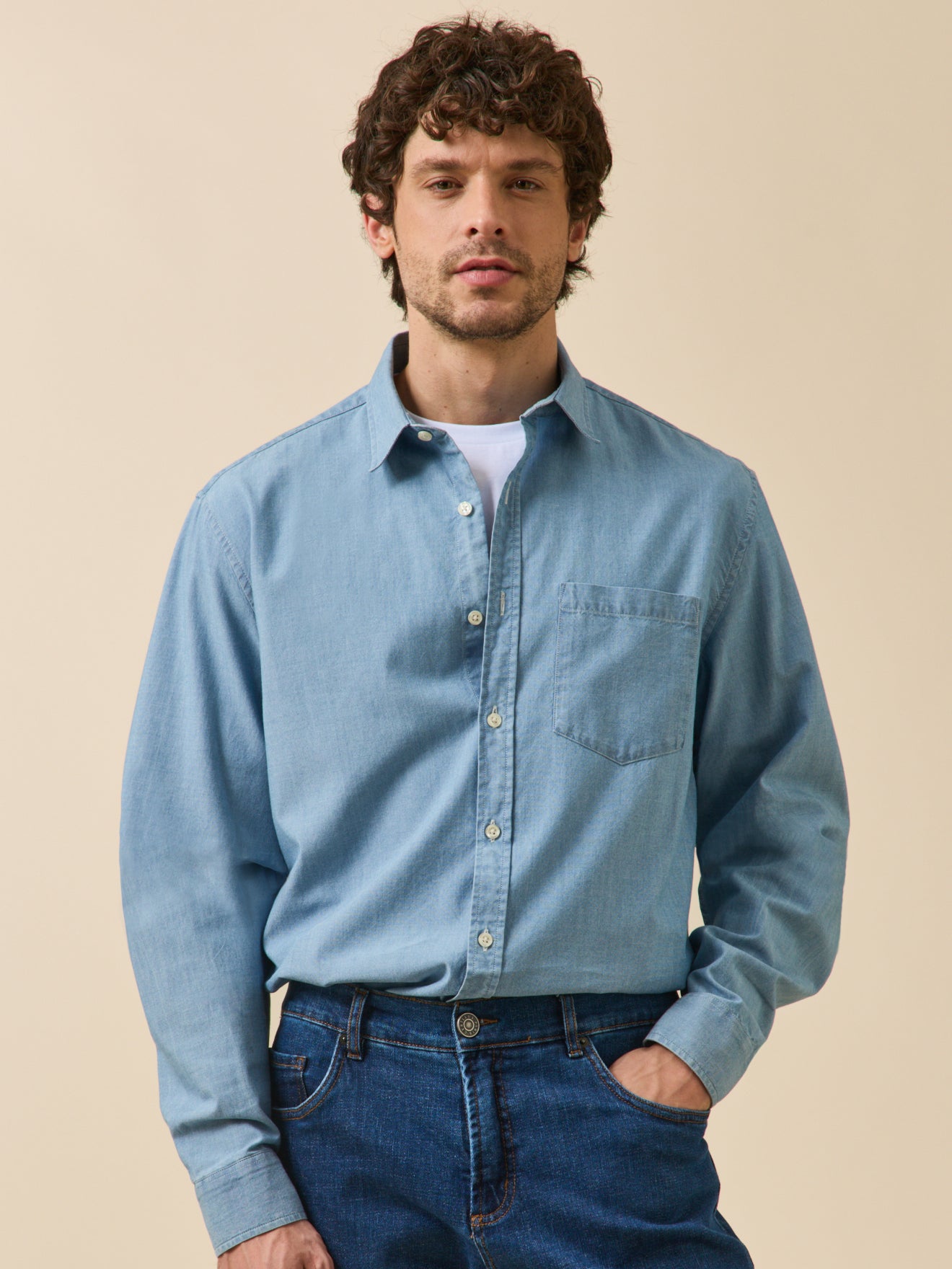 Chemise chambray homme coupe contemporaine