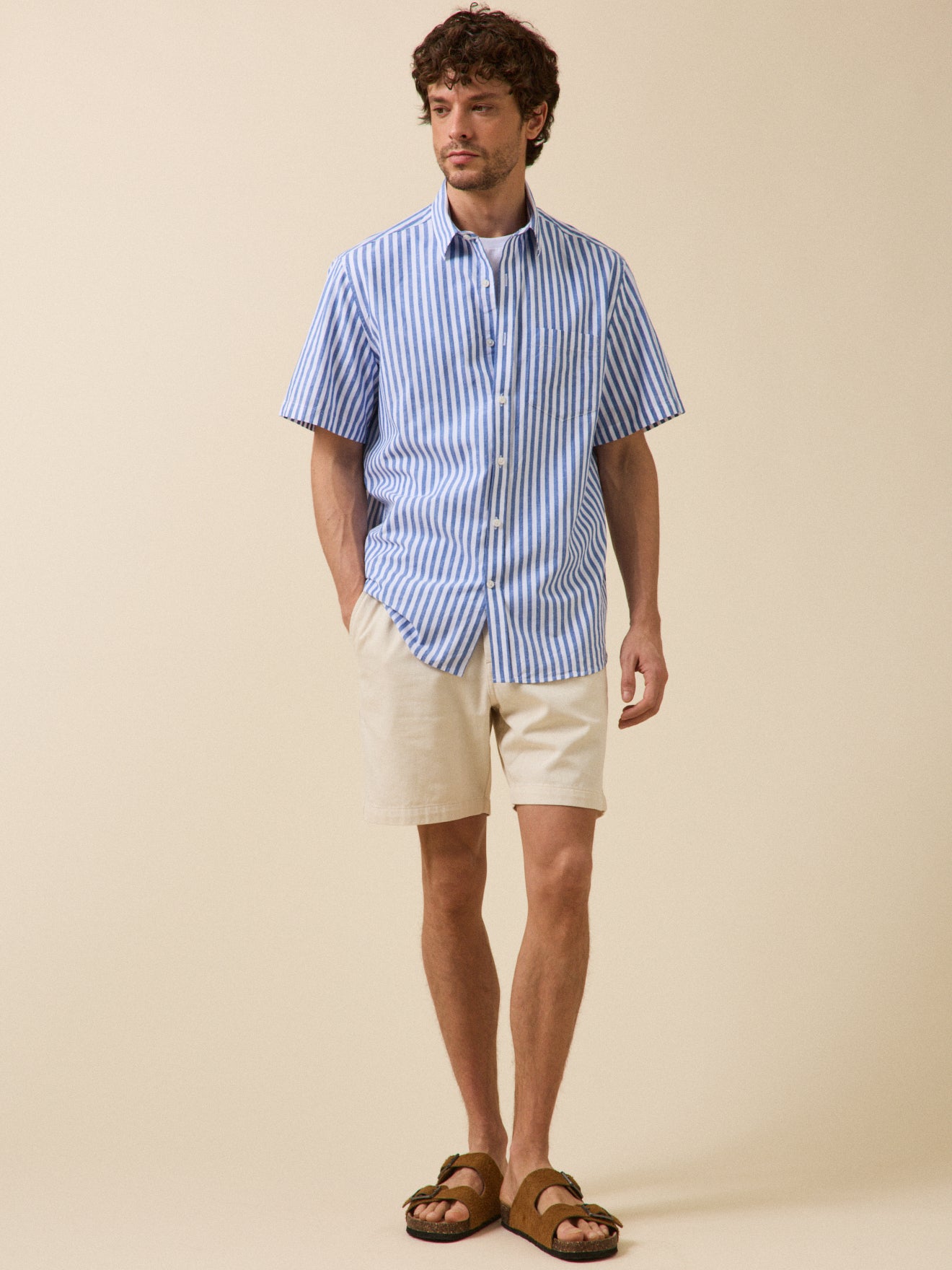 Chemise manches courtes homme coupe contemporaine