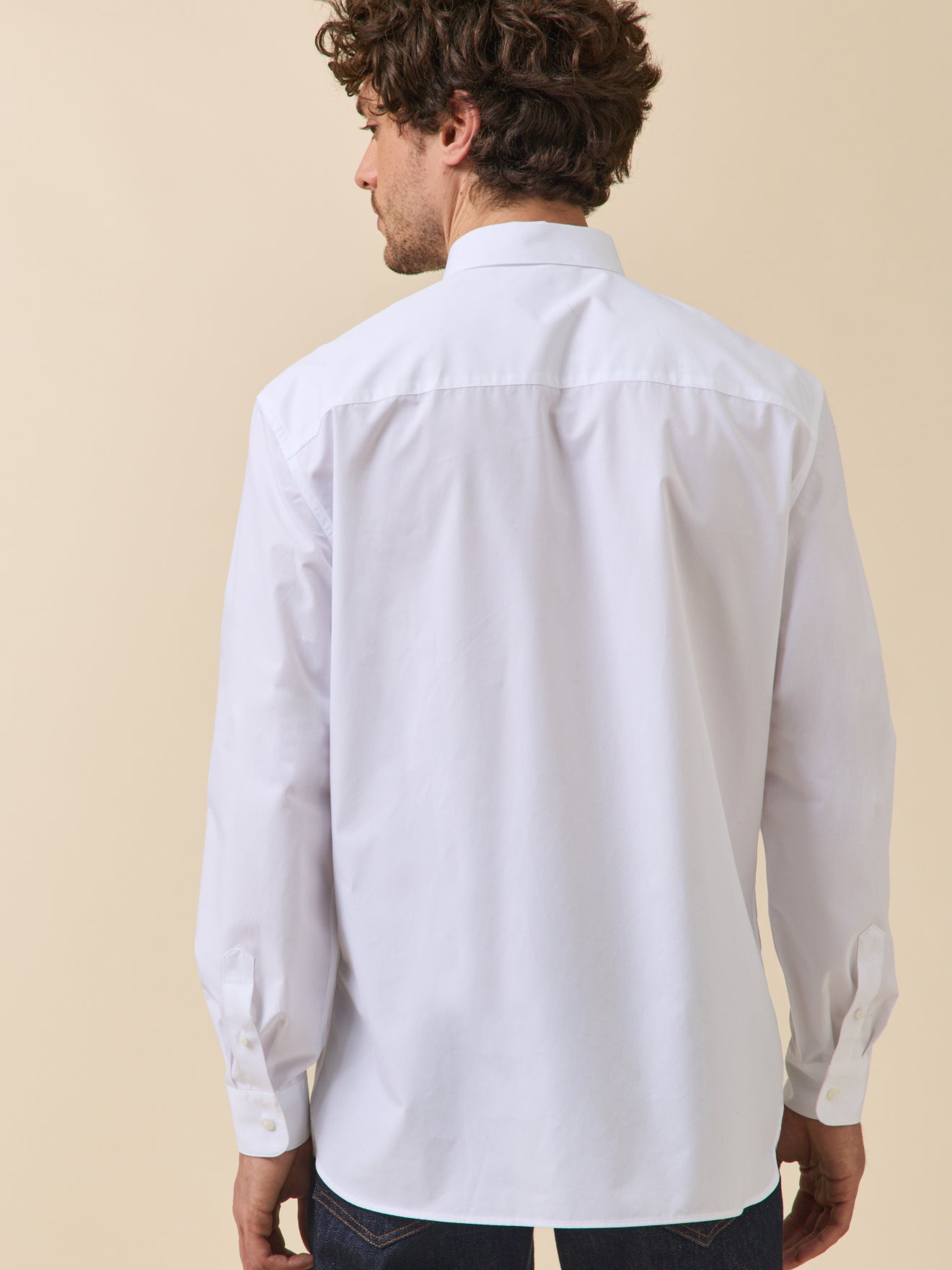 Slim fit herenhemd in effen popeline