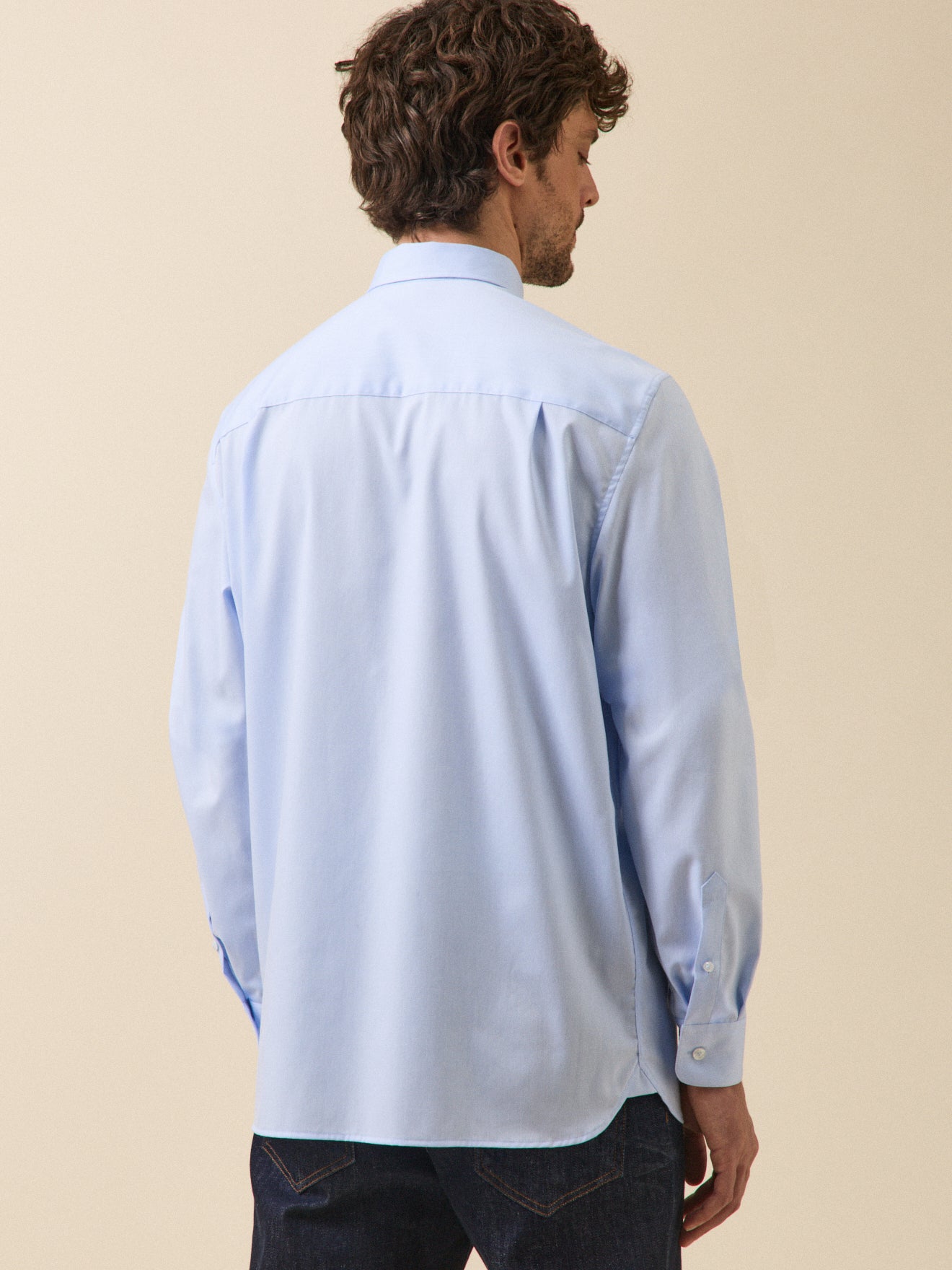 Hedendaags herenhemd in effen twill