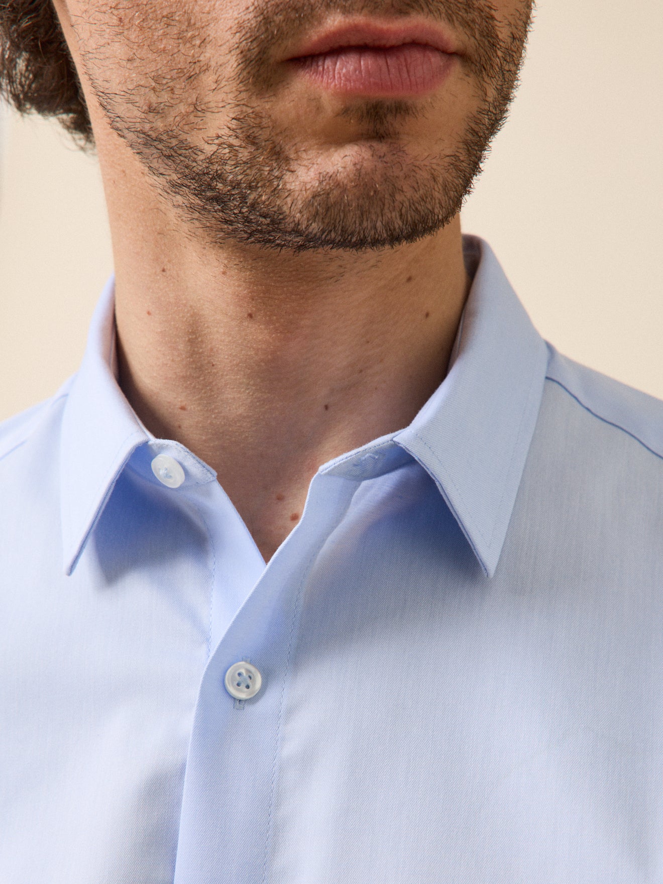 Hedendaags herenhemd in effen twill