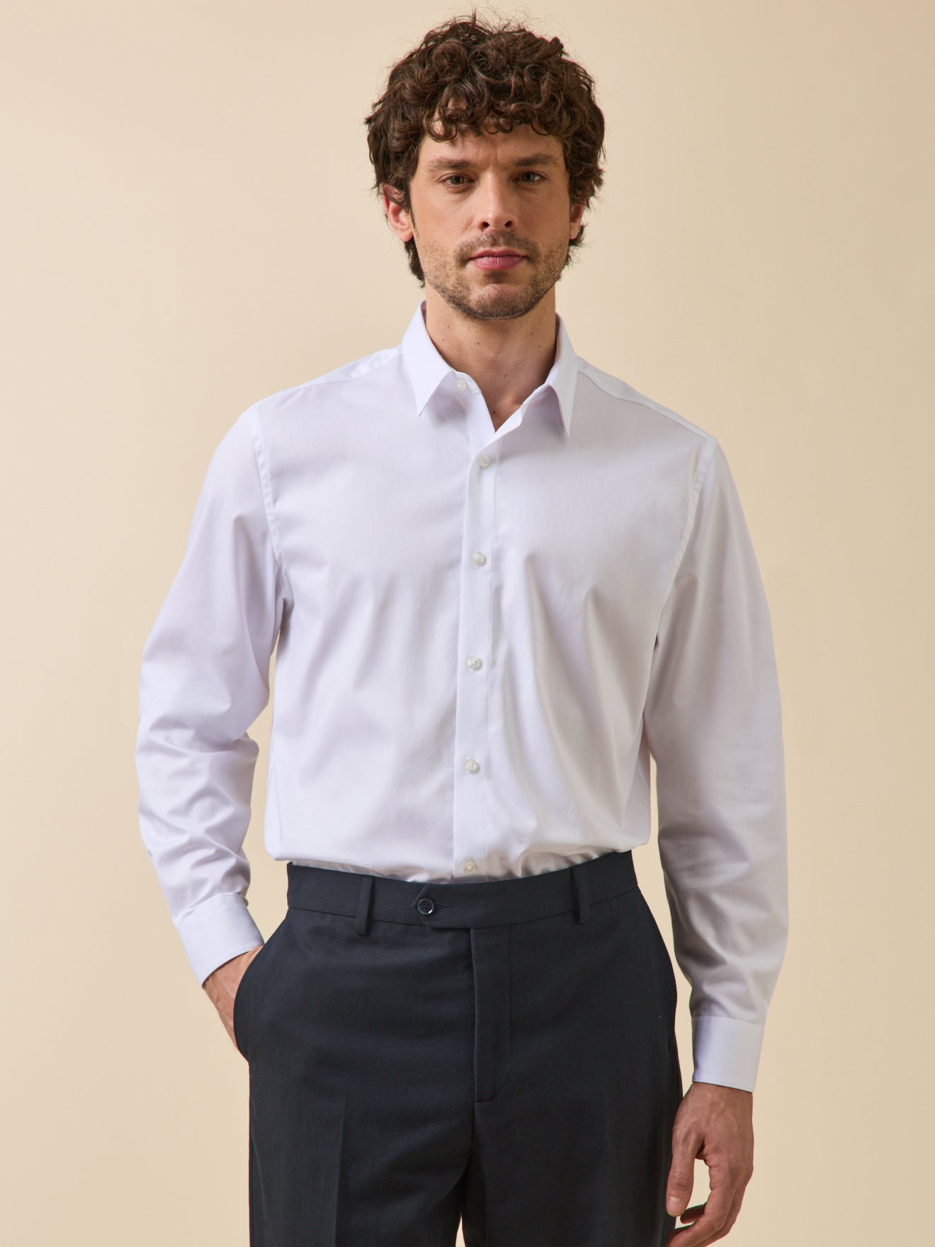 Hedendaags herenhemd in effen twill