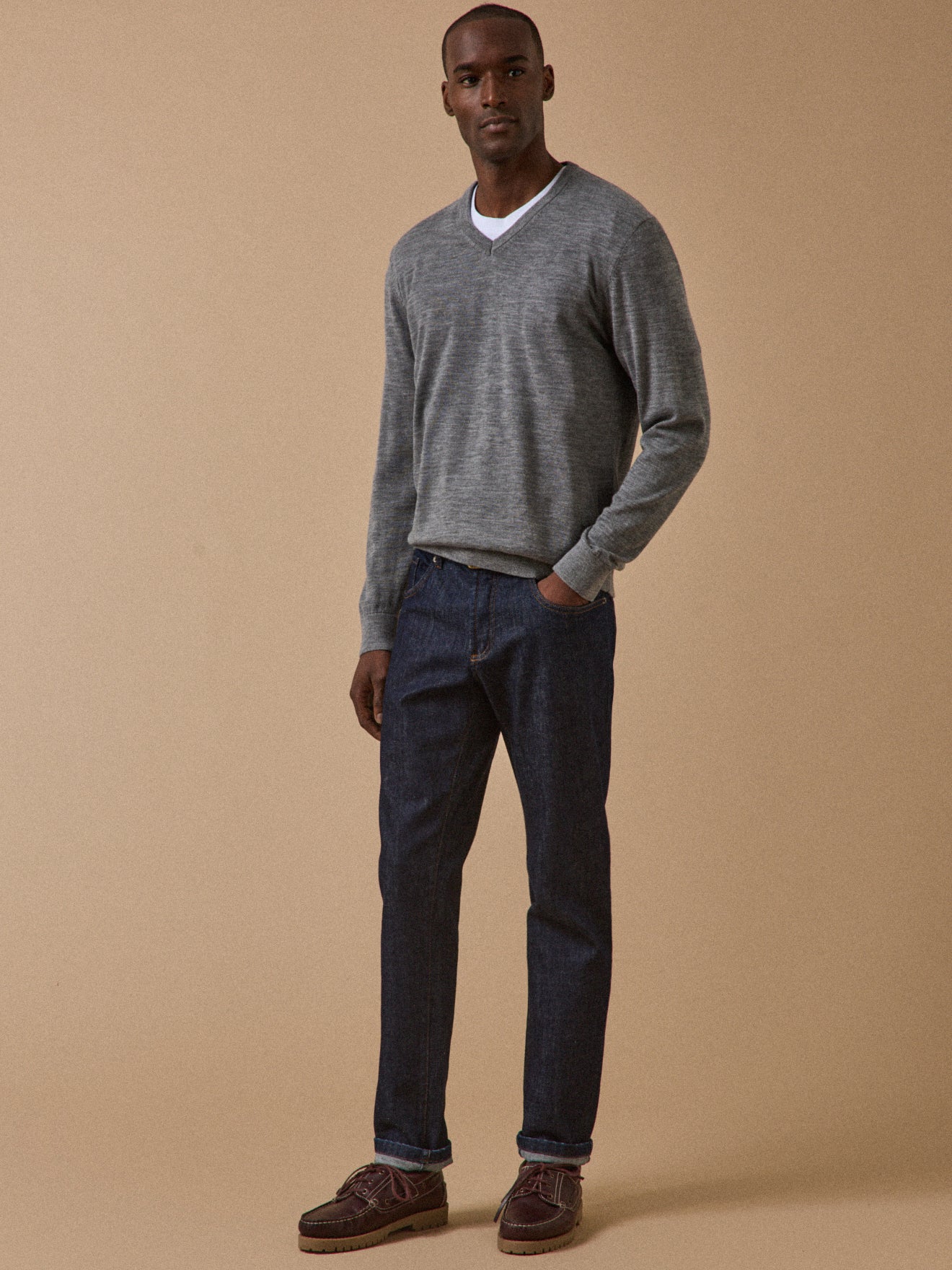 Pull fin col V laine mérinos homme