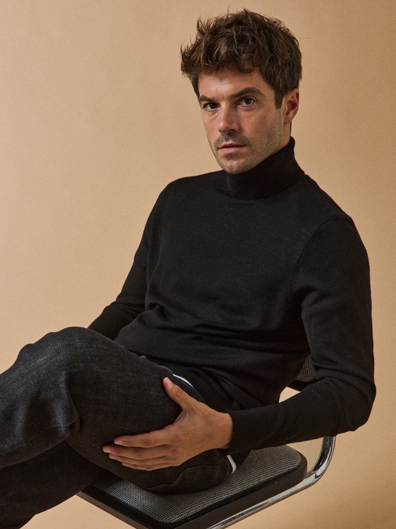 Pull fin col roulé laine mérinos homme