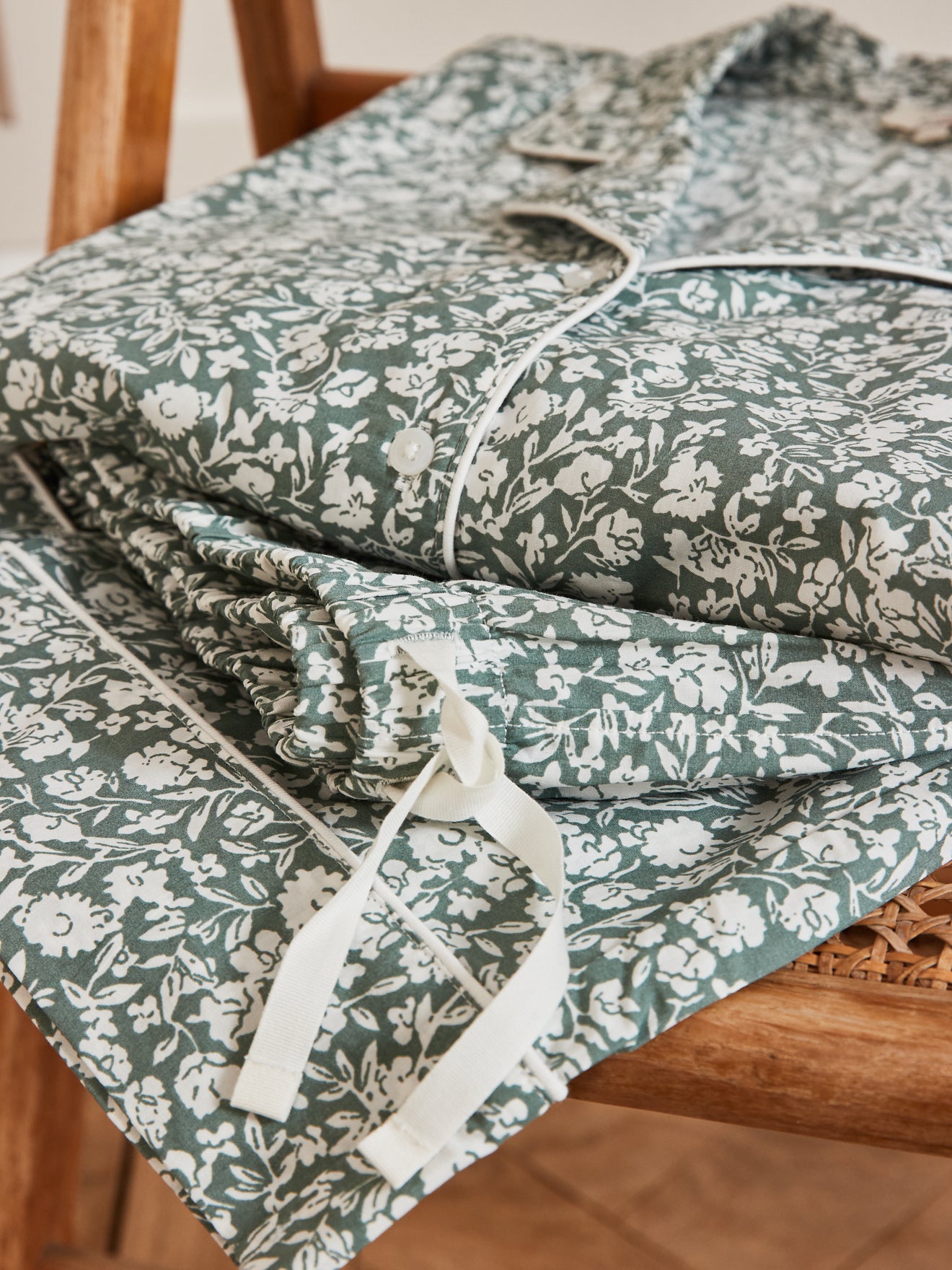 Damespyjama met bloemenprint