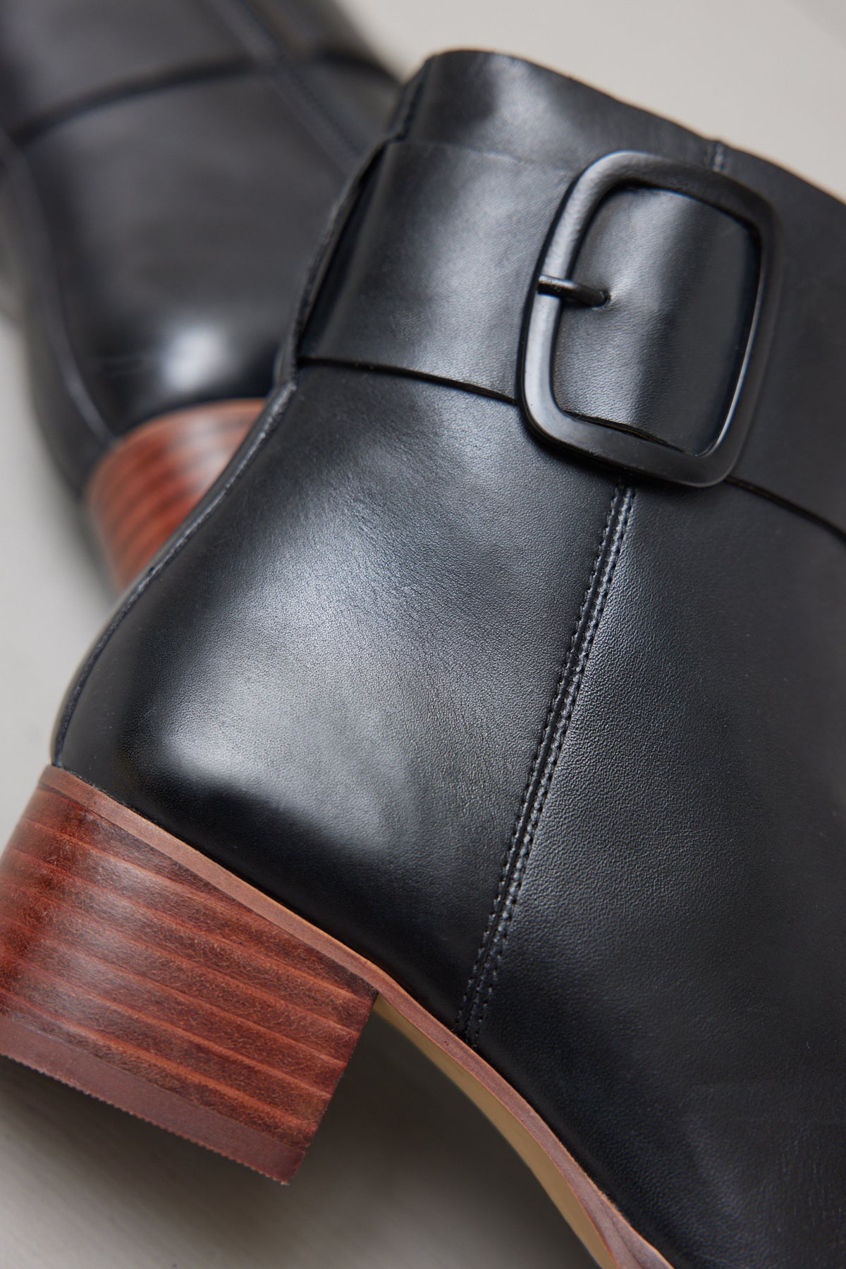 Leren damesboots met gesp