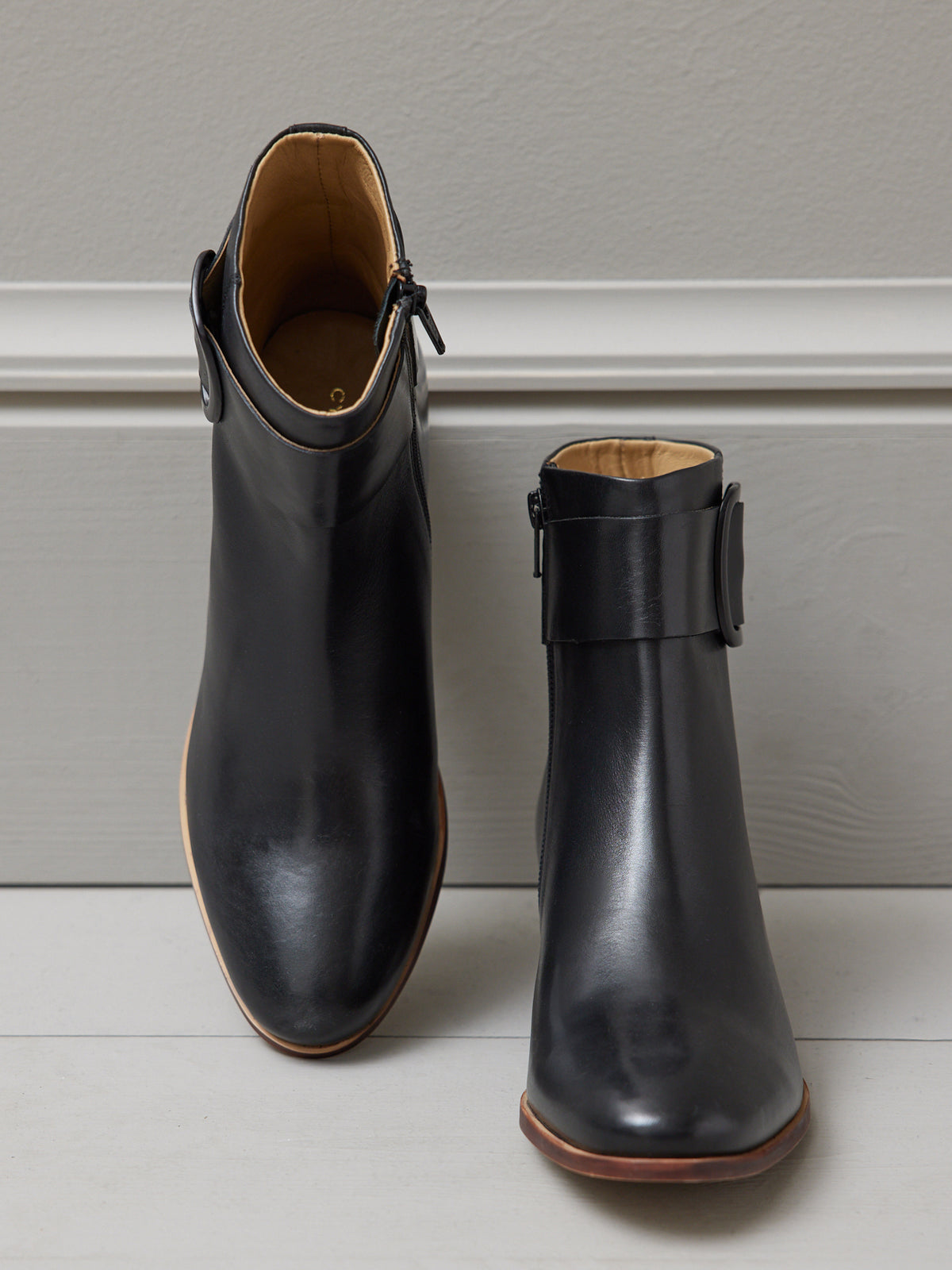 Leren damesboots met gesp