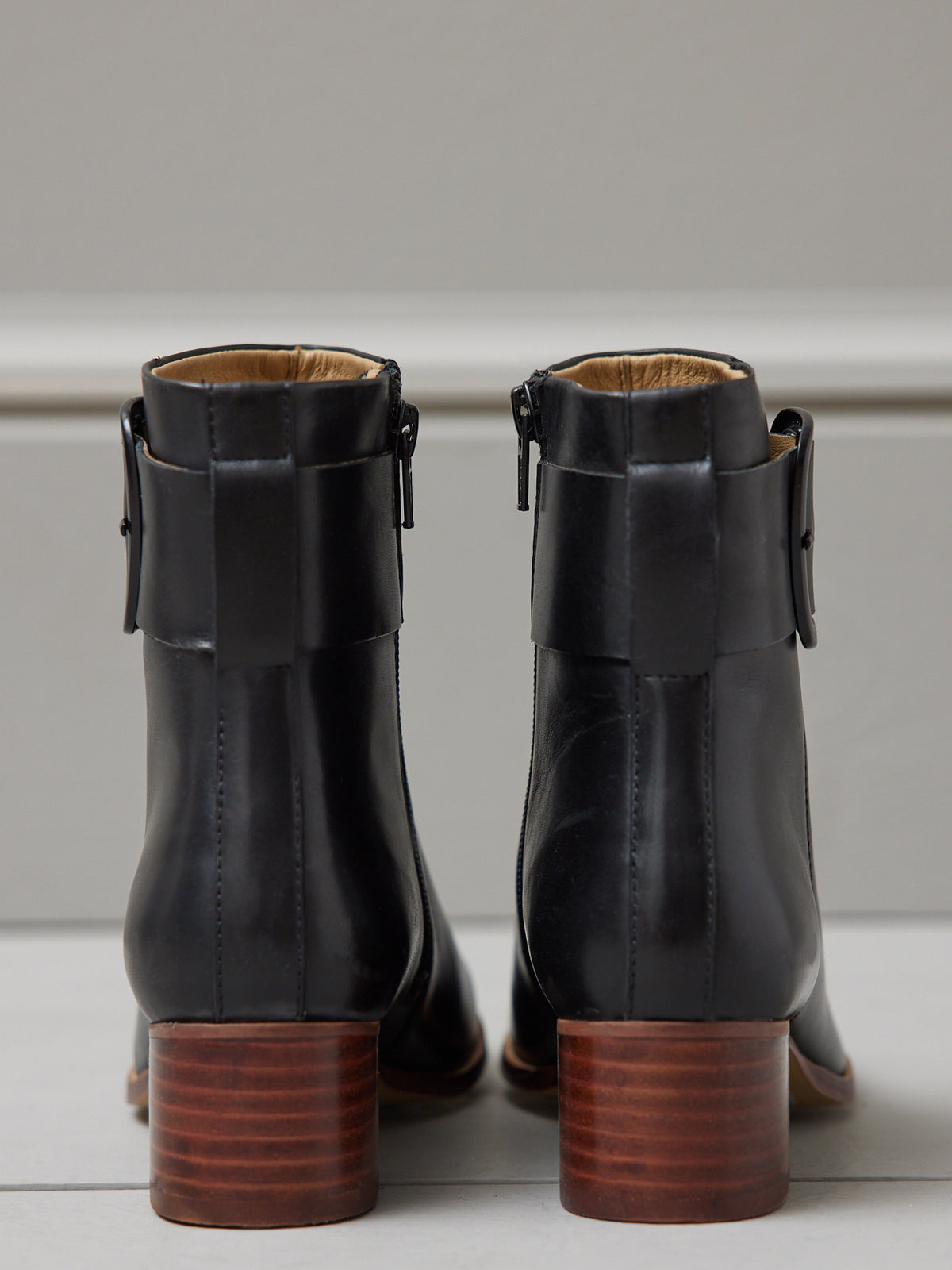 Leren damesboots met gesp