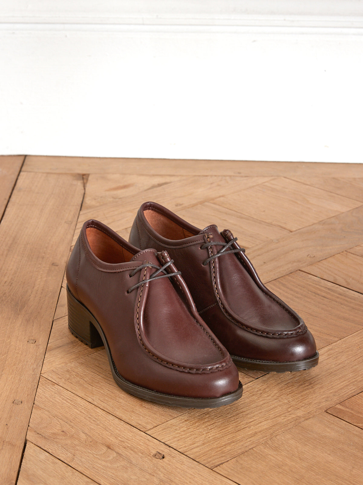 Derbies lacés à talon en cuir femme