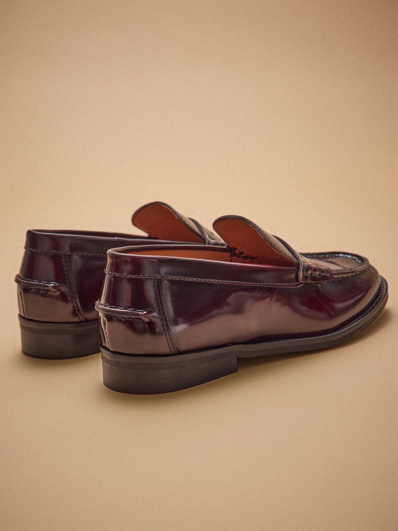 Damesmocassins in gelakt leer