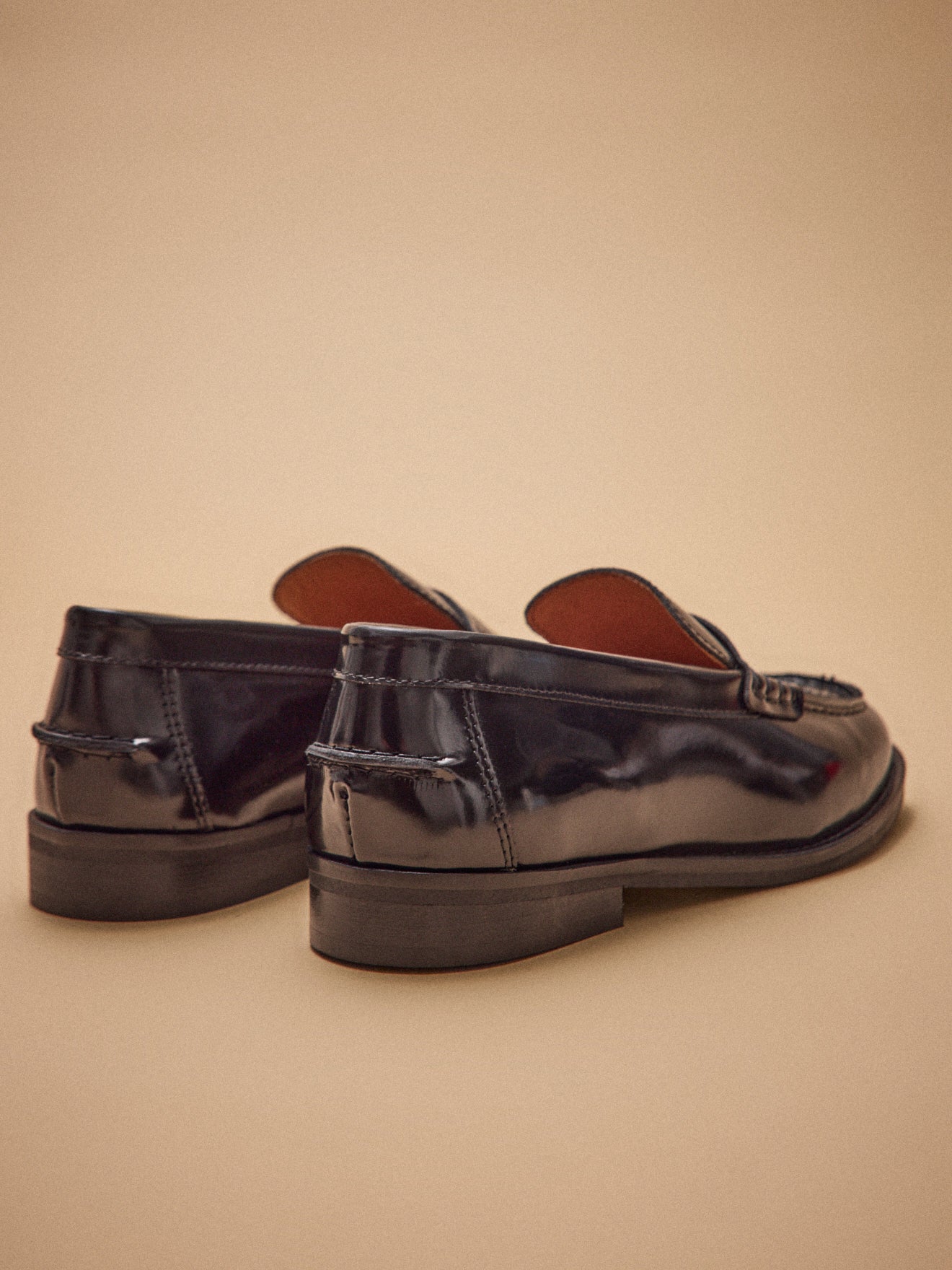 Damesmocassins in gelakt leer