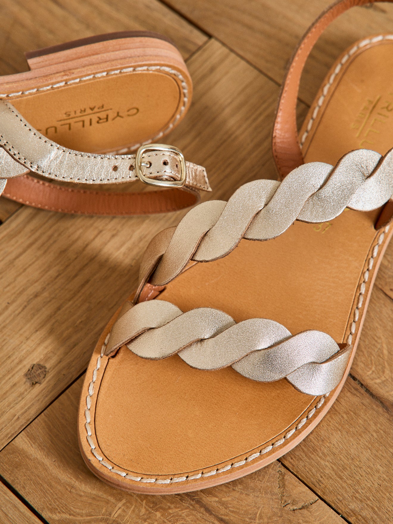 Sandales brides tressées cuir femme