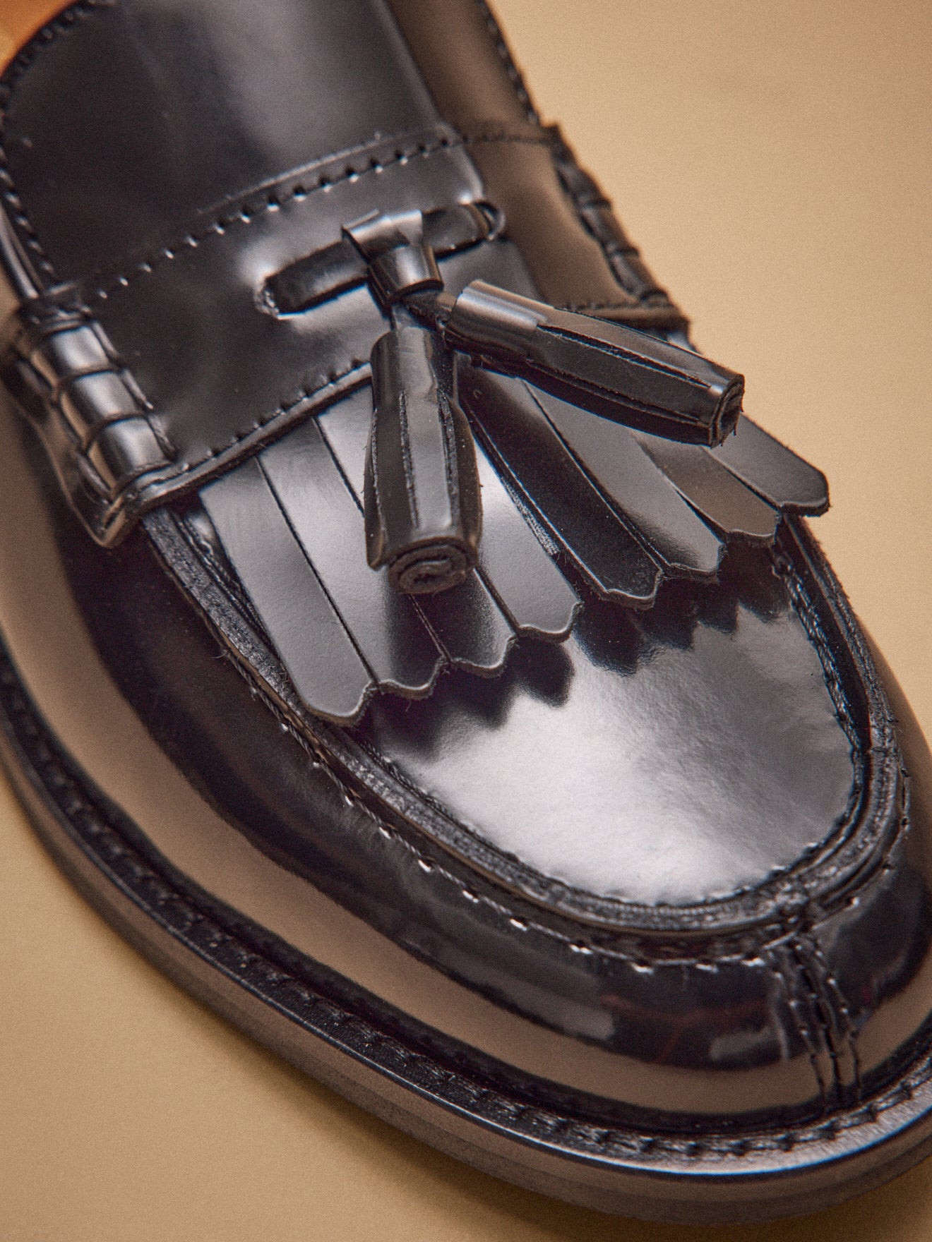 Leren damesmocassins met franjes en kwastjes