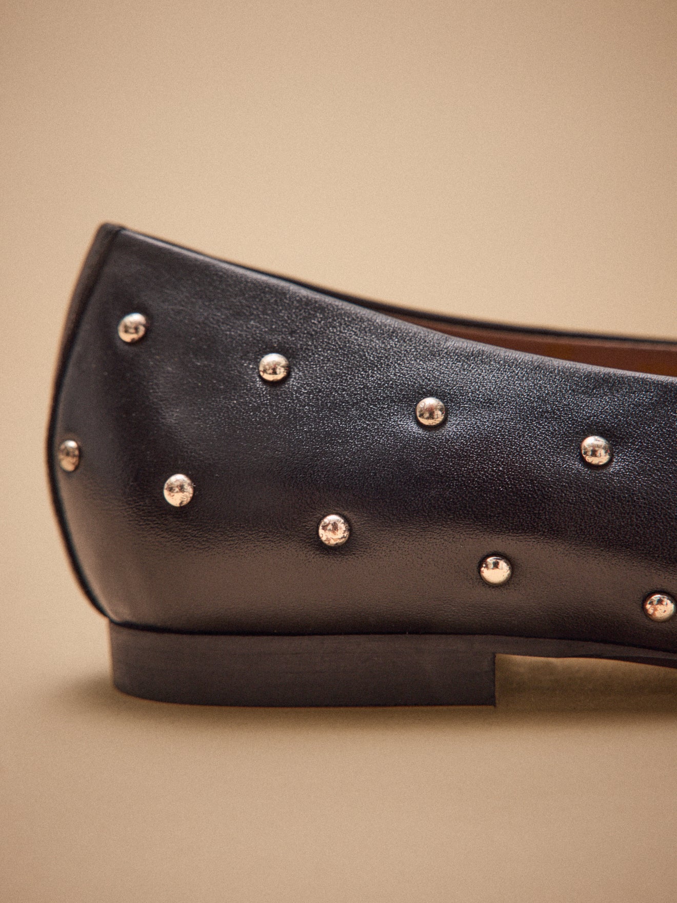Ballerines cloutées cuir lisse femme