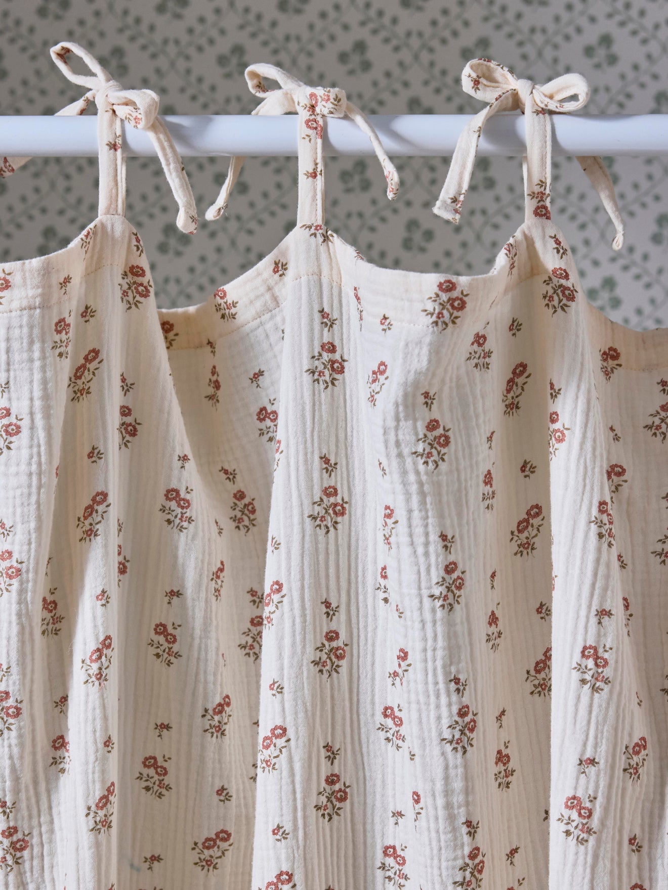 Rideau à nouettes en gaze de coton