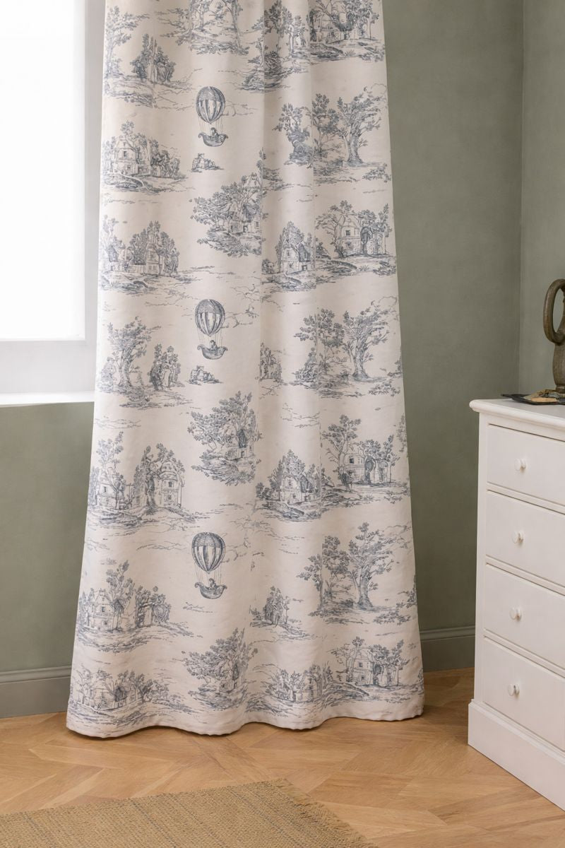 Gordijn in "toile de Jouy"-stijl met oogringen