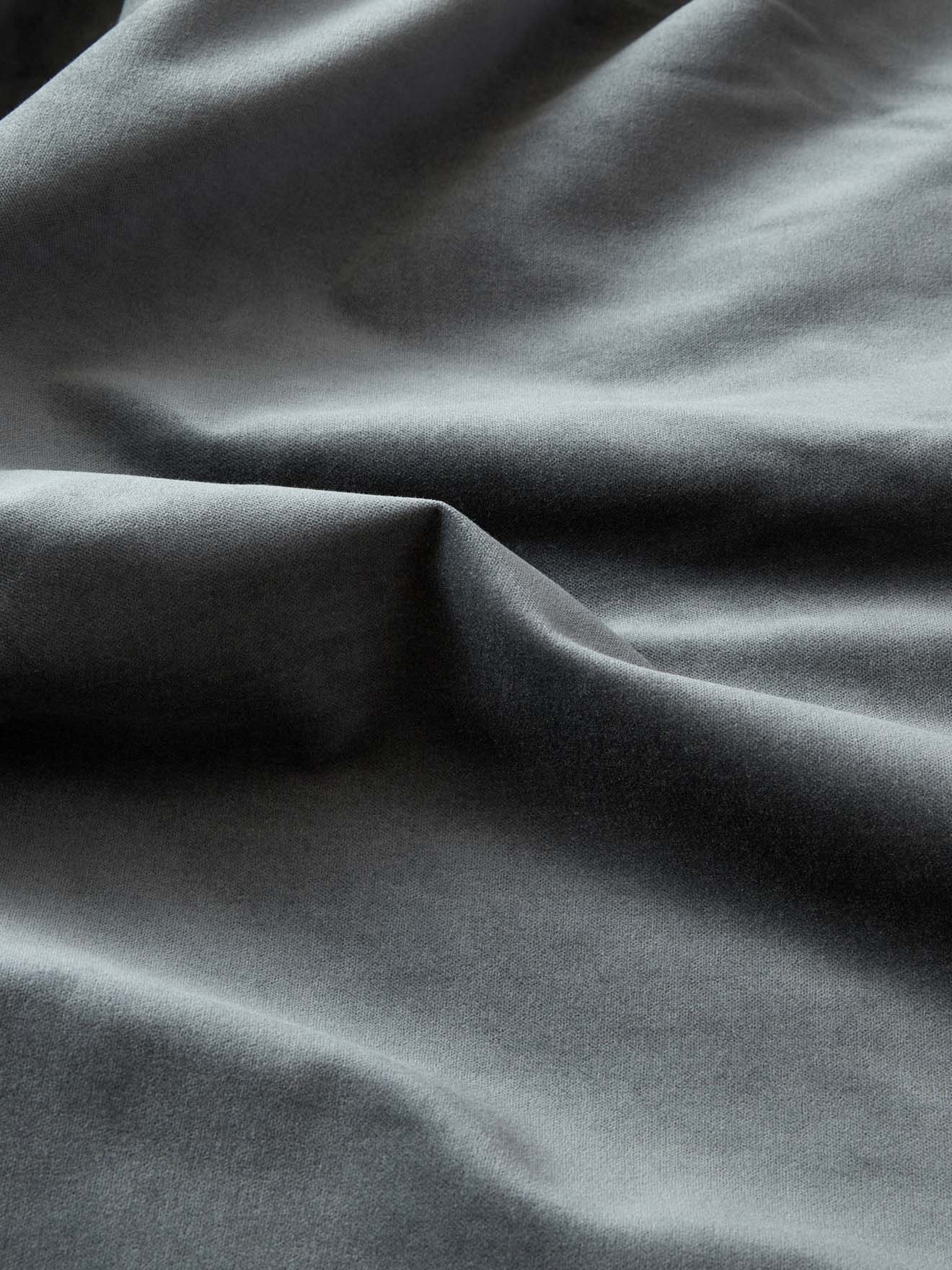 Rideau en velours ras à oeillets