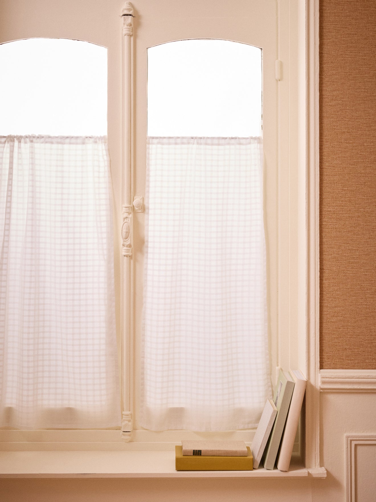 Vitrage in voile met ruitjes in ton sur ton