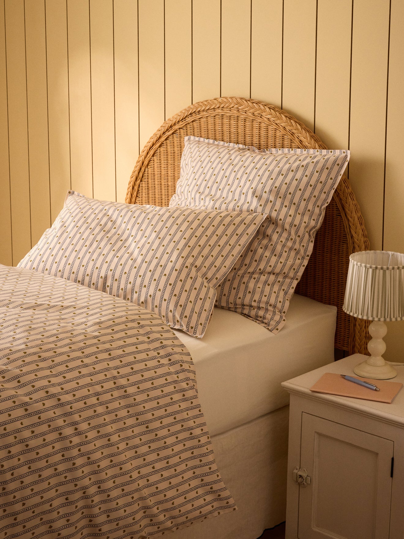 Kussensloop in katoenbatist "Avril"