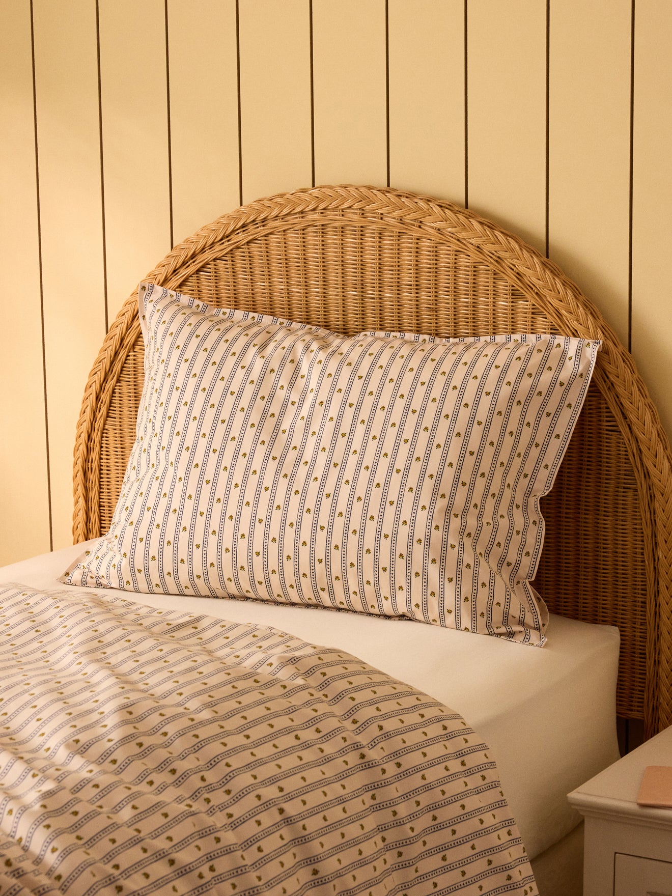 Kussensloop in katoenbatist "Avril"