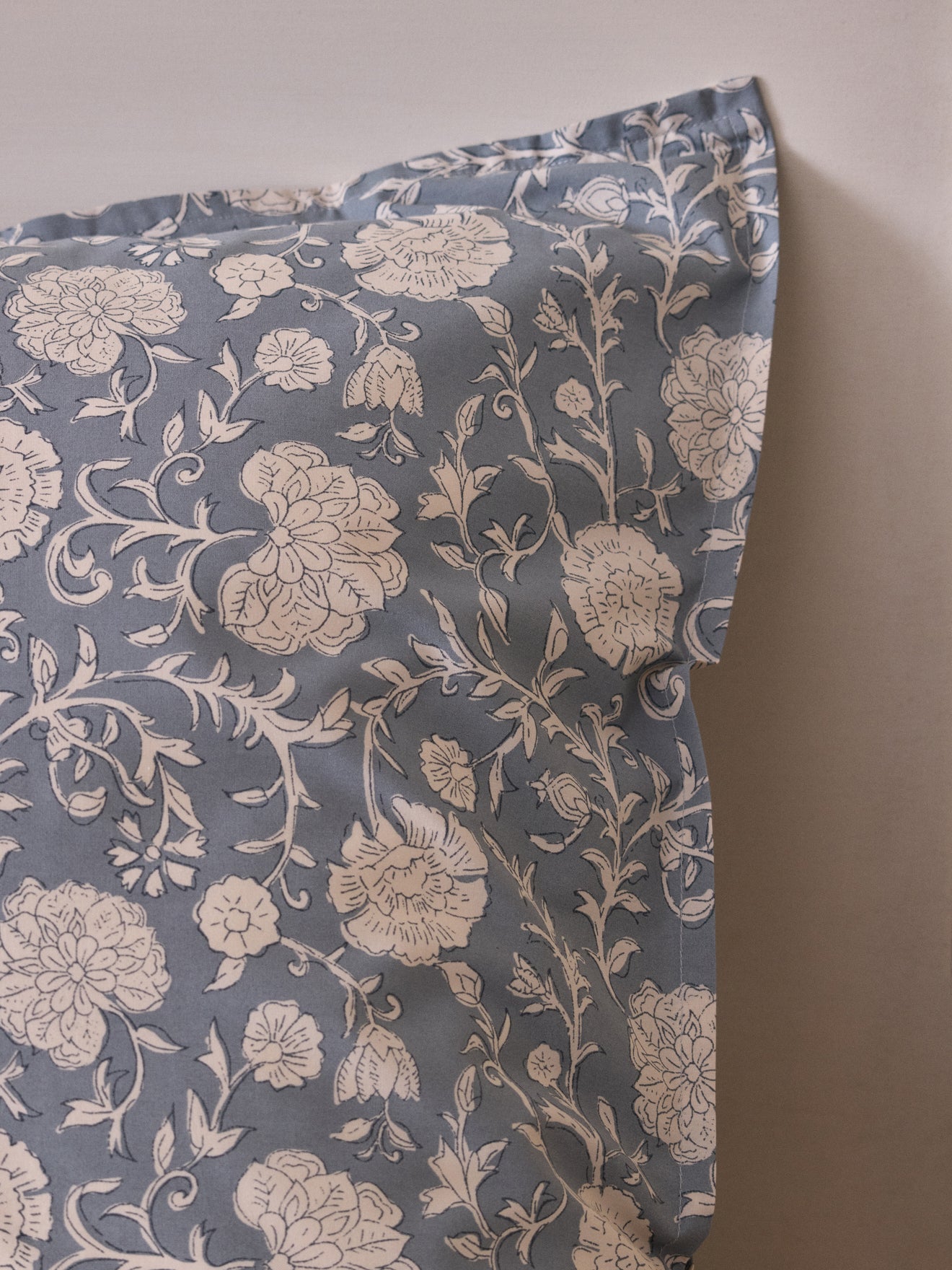 Kussensloop in katoenbatist "Millie"